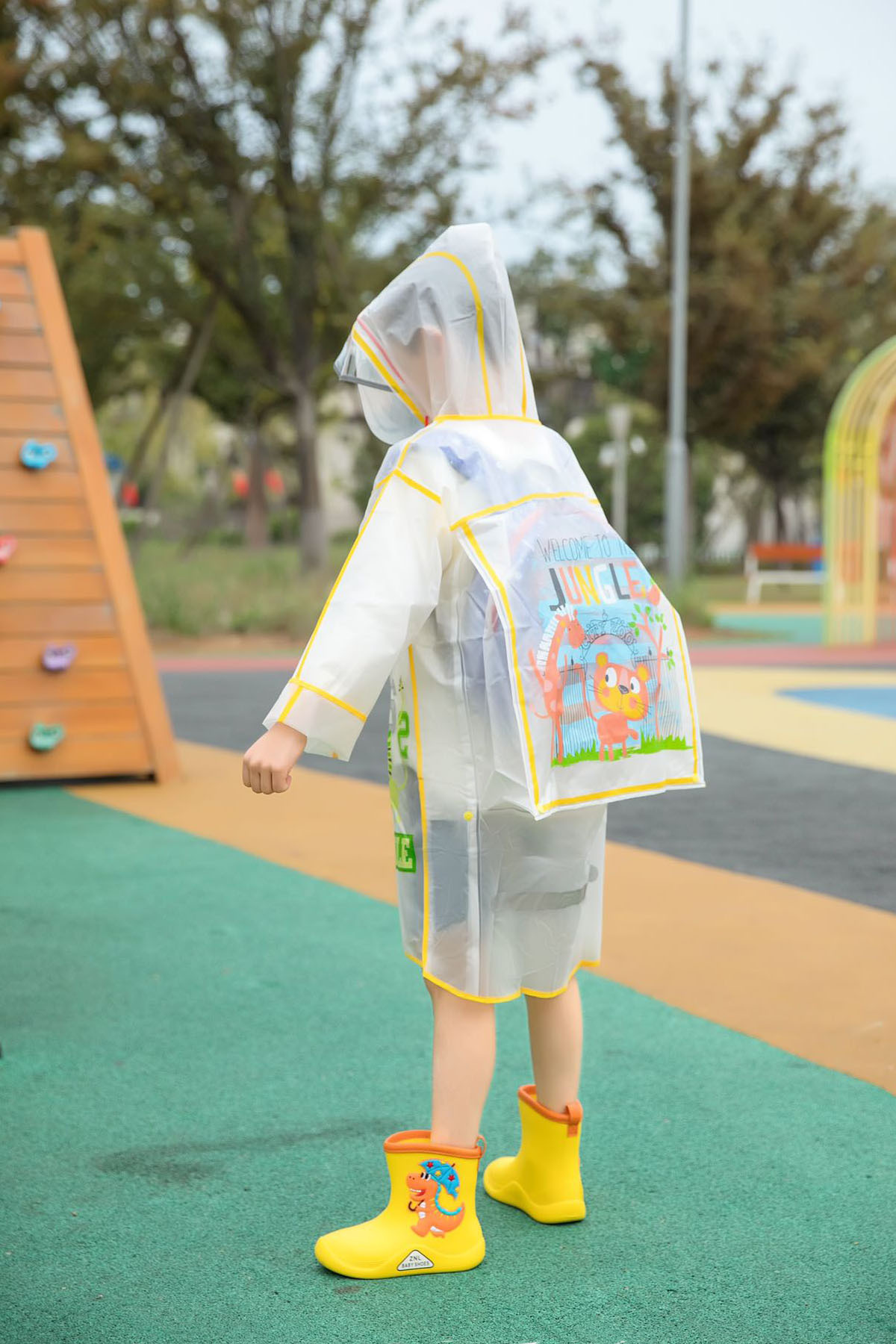 İMEXTECH Sarı EVA Kumaş Kapüşonlu Desenli Cepsiz Çıtçıtlı Çocuk Yağmurluğu Çanta Koruyuculu Çocuk Yağmurluk fotoğrafı 2 (önizleme)
