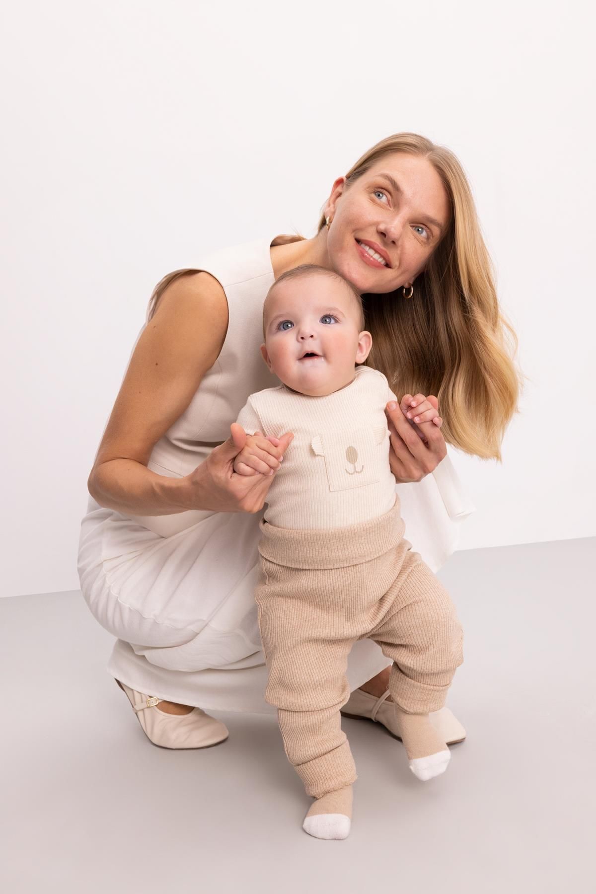 DeFacto Prążkowane Body Z Ramiączkami Dla Chłopca - Zapięcie Na Zatrzaski, Krótki Rękaw, Zestaw 3-częściowy C5081a524sm Mężczyzna - 9–12 months