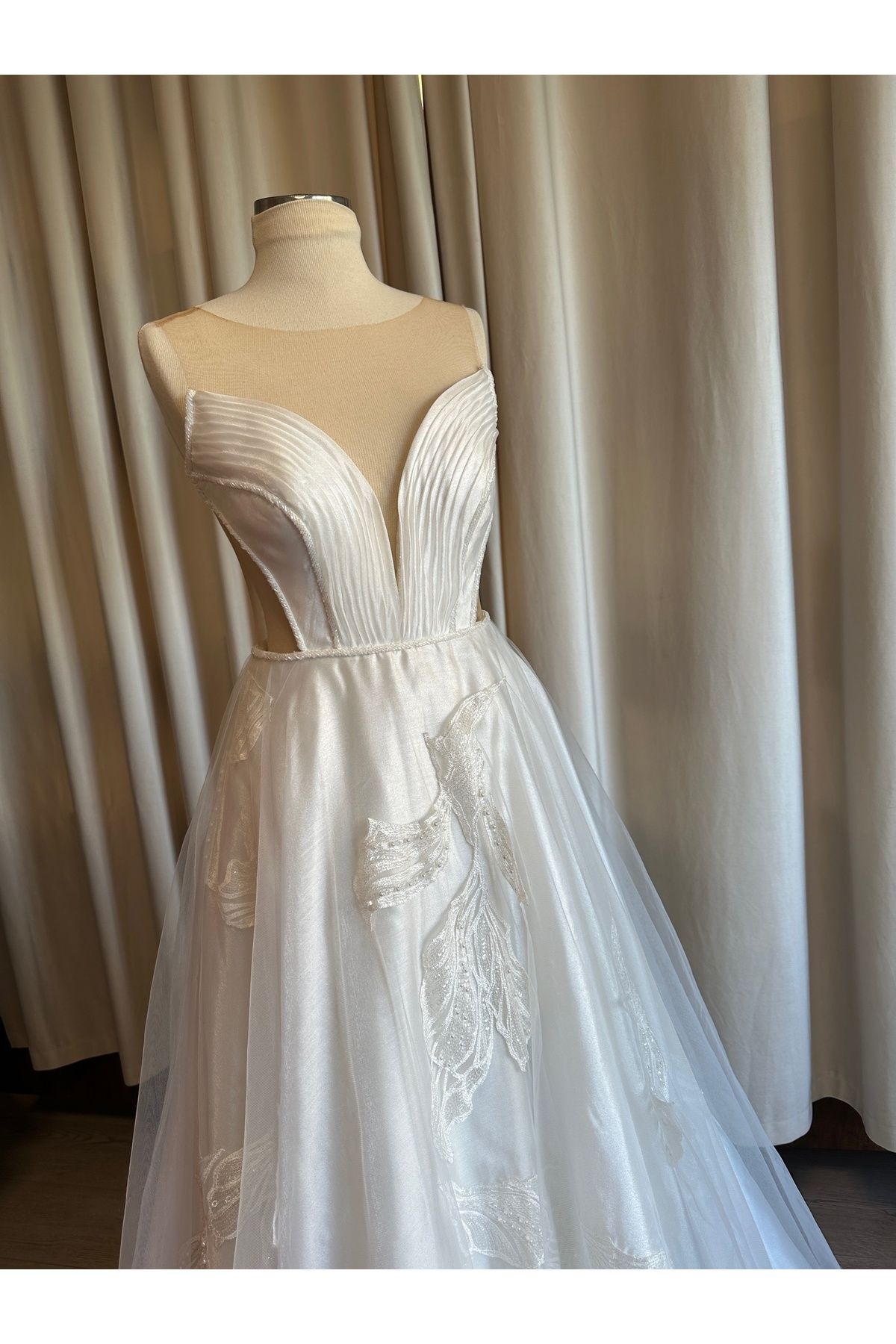https://cdn.dsmcdn.com/ty1535/product/media/images/prod/QC/20240910/16/9665d3a8-0aec-3551-bfbf-cec6a3e4170e/1_org_zoom.jpg