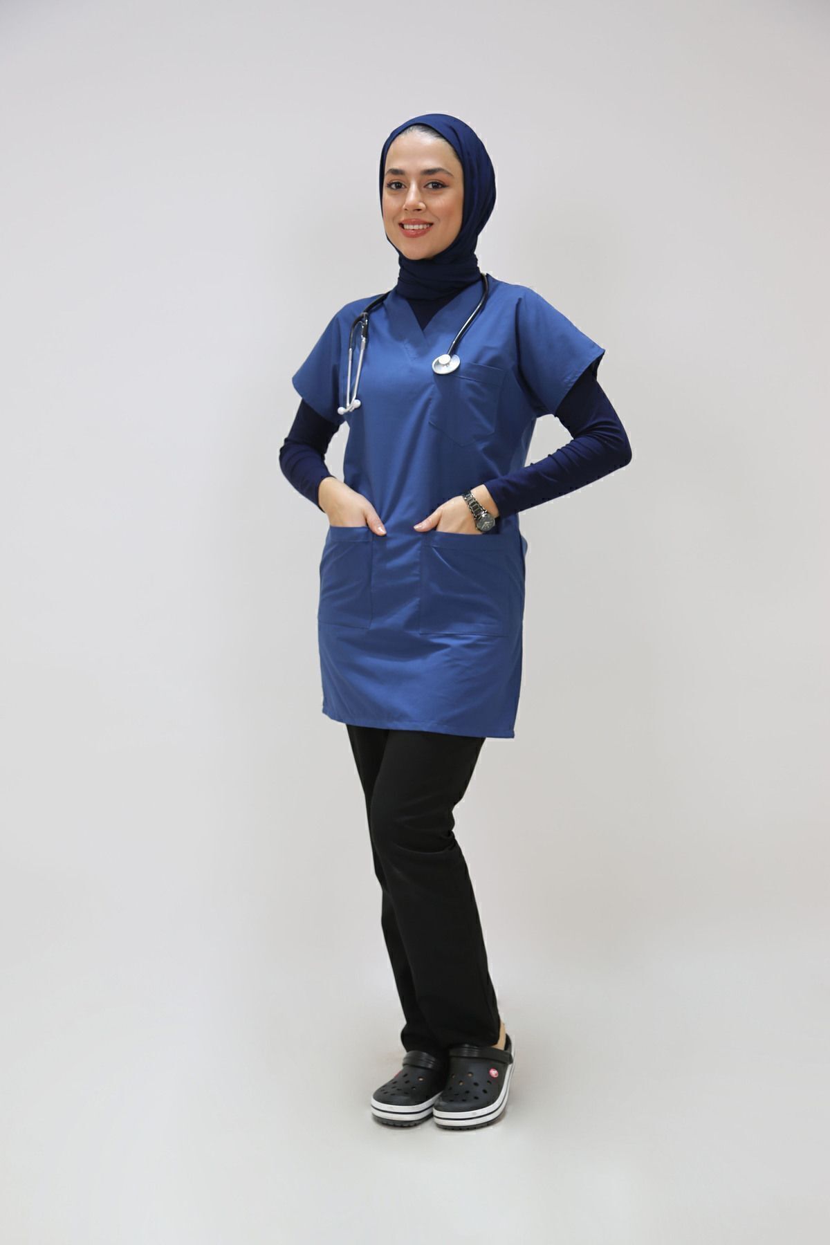 Limitless-Uniforma de asistentă hijab tunică oversize top Indigo albastru fund negru combinat 2