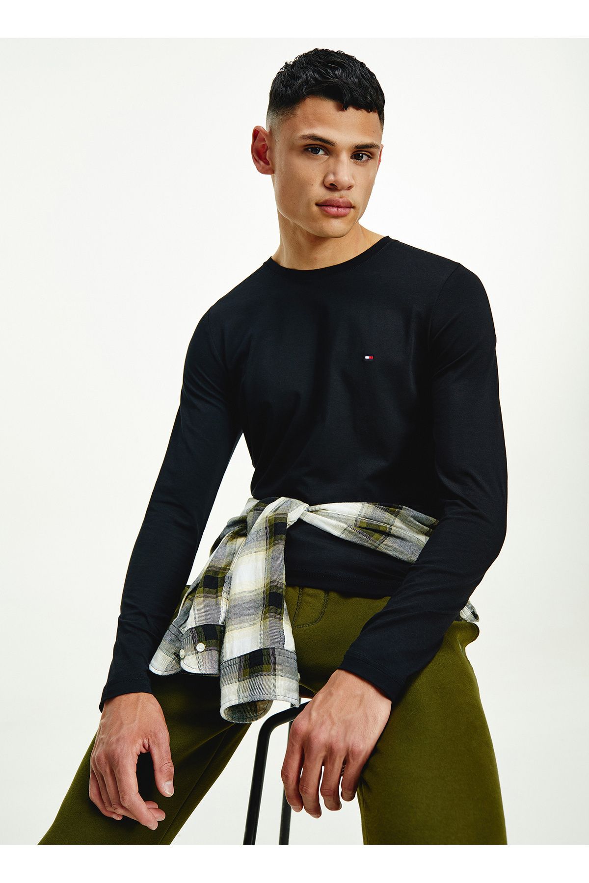 تی شرت سیاه مردانه مشکی یقه خدمه MW0MW10804BDS Tommy Hilfiger