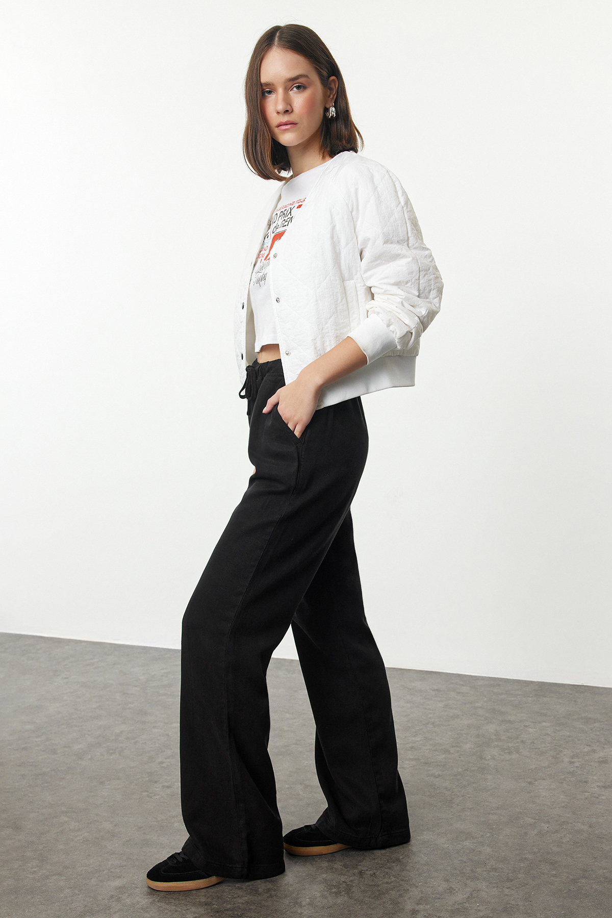 Trendyolmilla  More Sustainable Siyah %100 Tencel™ Beli Lastikli Yüksek Bel Jeans TWOSS24JE00203 - Görsel 6