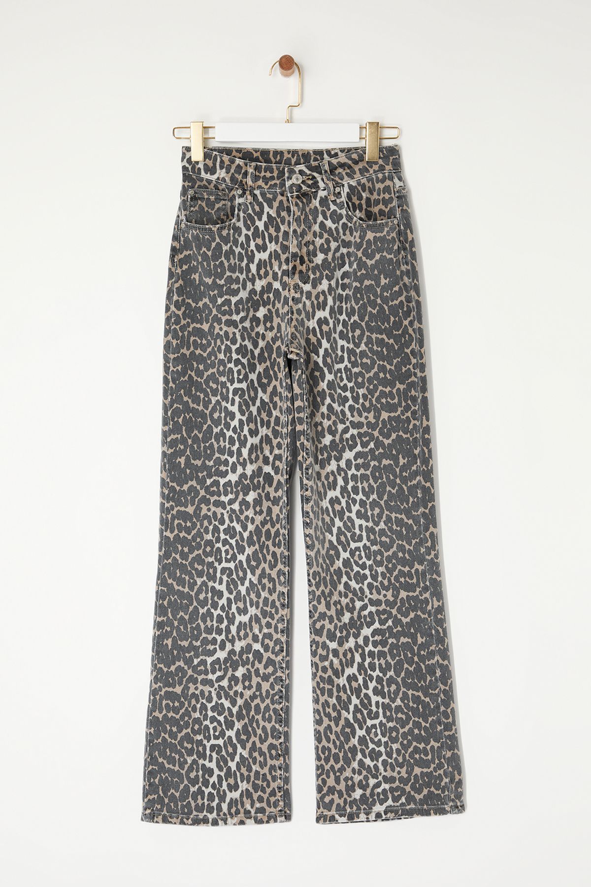 Trendyol Collection-Braune, gerade Jeans mit hoher Taille und mehrfarbigem Leopardenmuster TWOAW25JE00309 6
