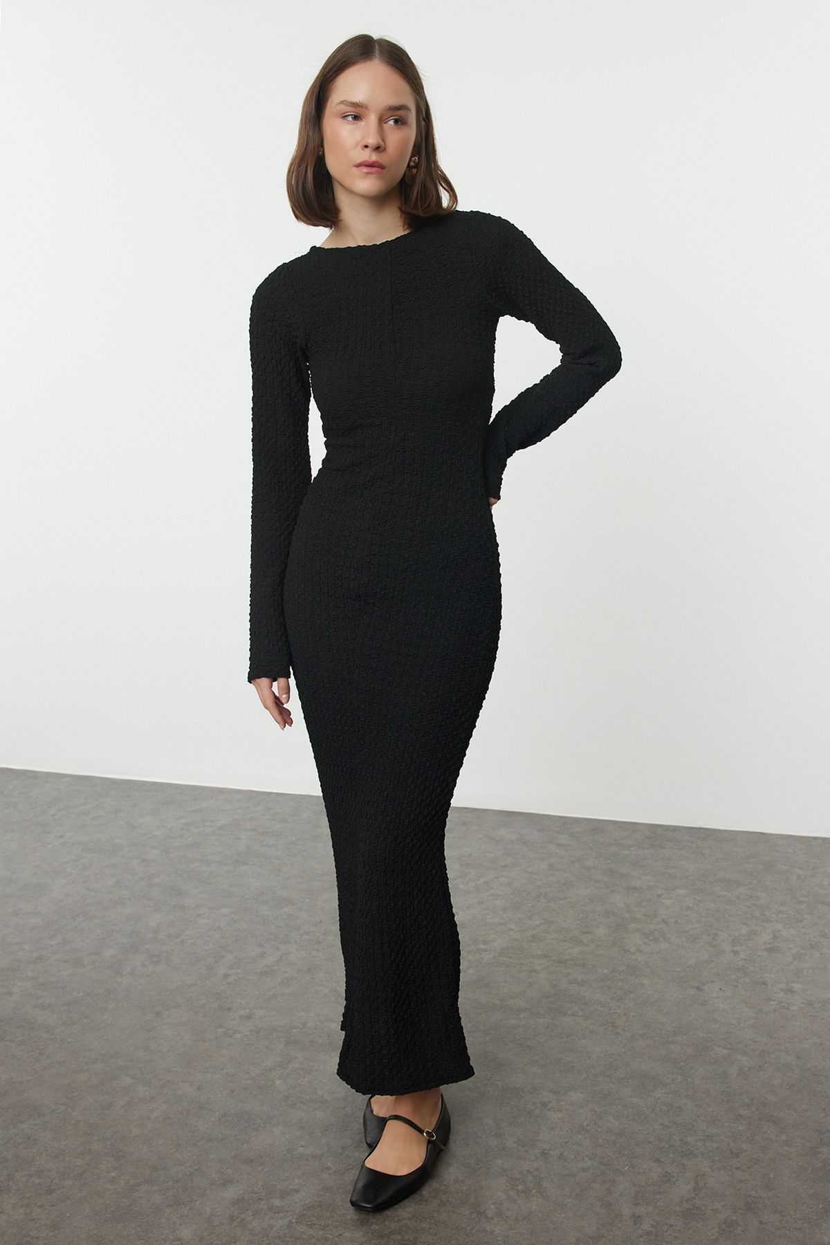Trendyol Collection Czarna Sukienka Maxi Z Dzianiny - Gładka Tekstura, Dopasowana Do Ciała Kobieta - XS