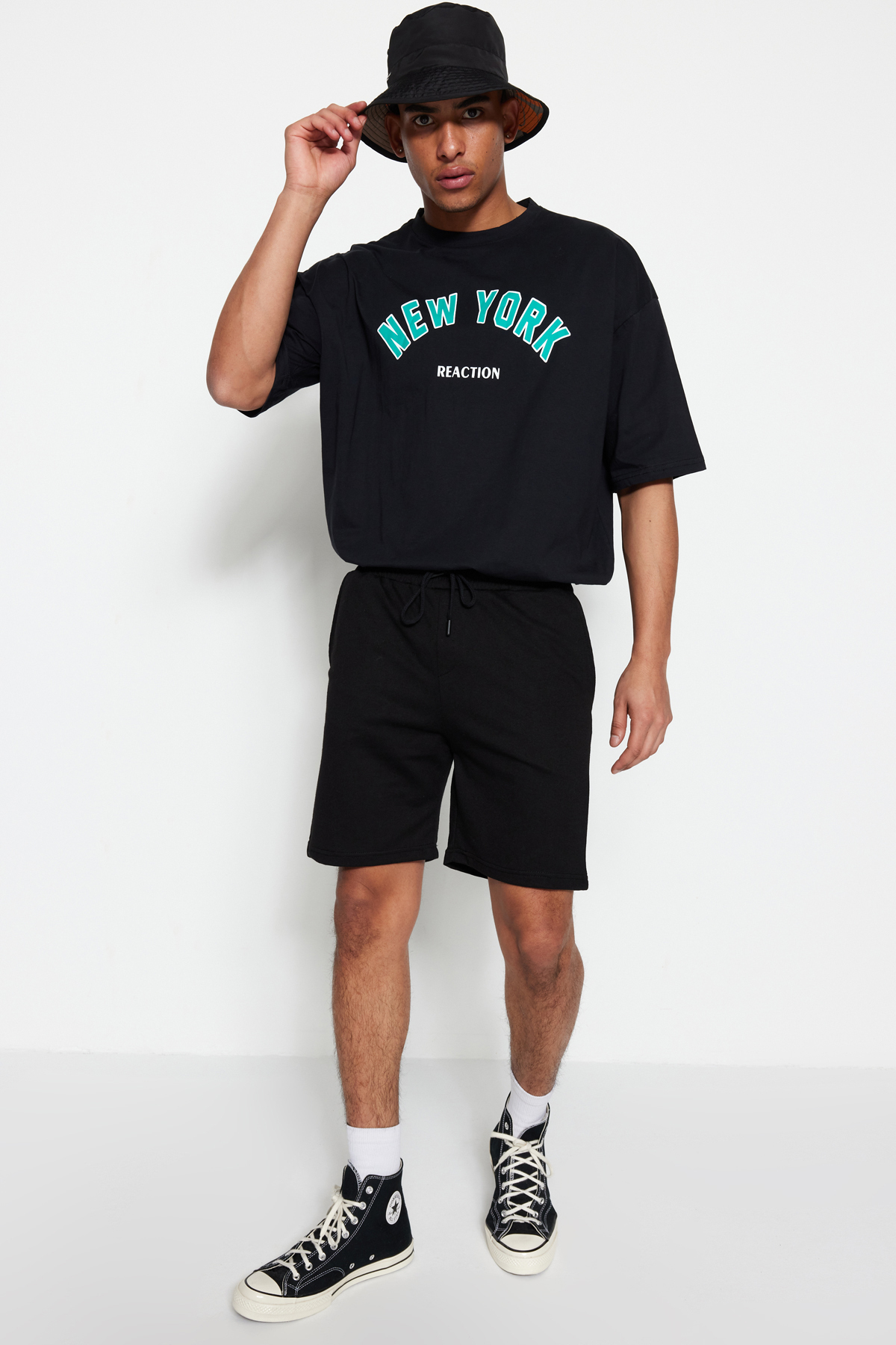 Trendyolmilla  2'li Paket Siyah Regular/Normal Kesim Şort & Bermuda TMNSS21SR0095 - Görsel 10