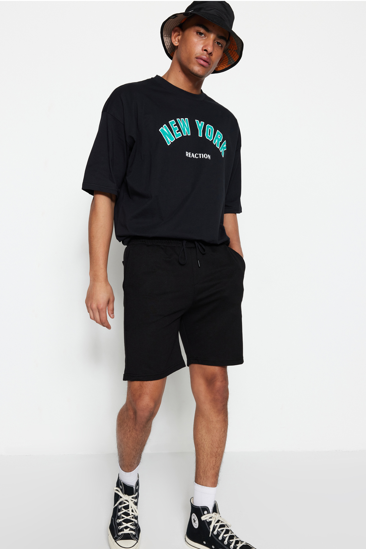 Trendyolmilla  2'li Paket Siyah Regular/Normal Kesim Şort & Bermuda TMNSS21SR0095 - Görsel 11