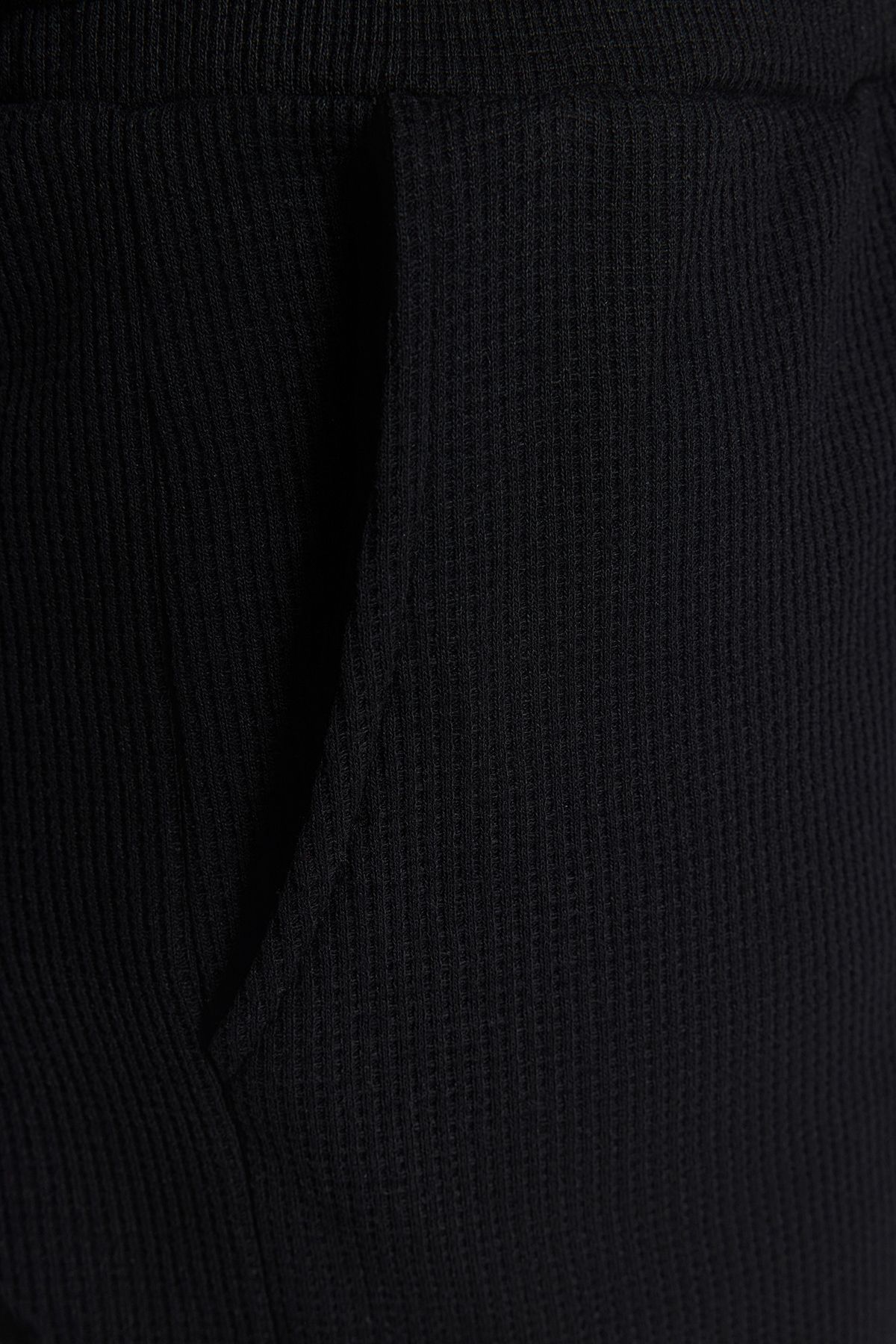 Trendyol Collection-2 jednotkové černo-šedé šortky a bermudy TMNSS23SR00076 6