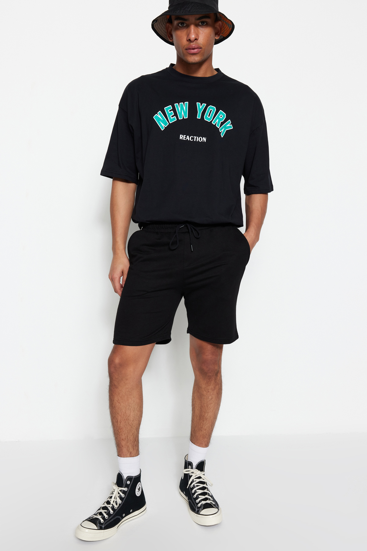 Trendyolmilla  2'li Paket Siyah Regular/Normal Kesim Şort & Bermuda TMNSS21SR0095 - Görsel 13