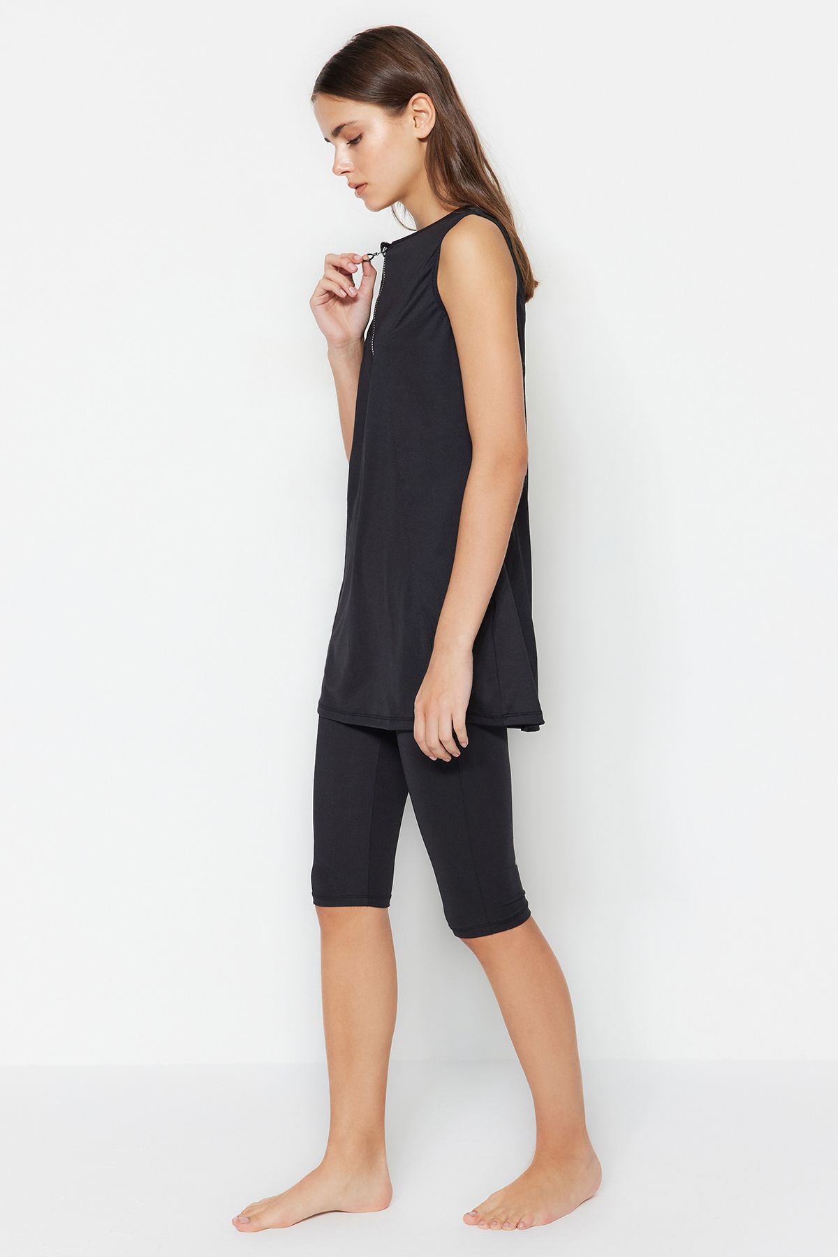 Trendyol Modest-Halbgeschlossenes schwarzes Badeanzug-Set - Reißverschlussdetails TCTSS23CF00004 5