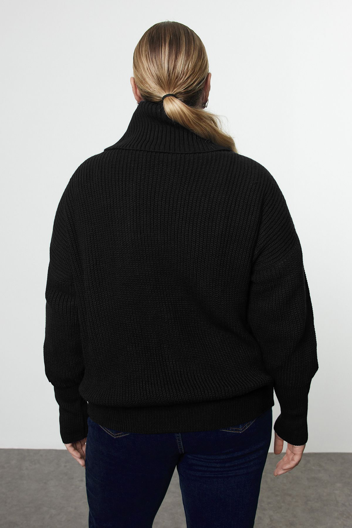 Trendyolmilla  Siyah Devrik Yaka Fermuarlı Triko Hırka TBBAW25AV00009 - Görsel 10