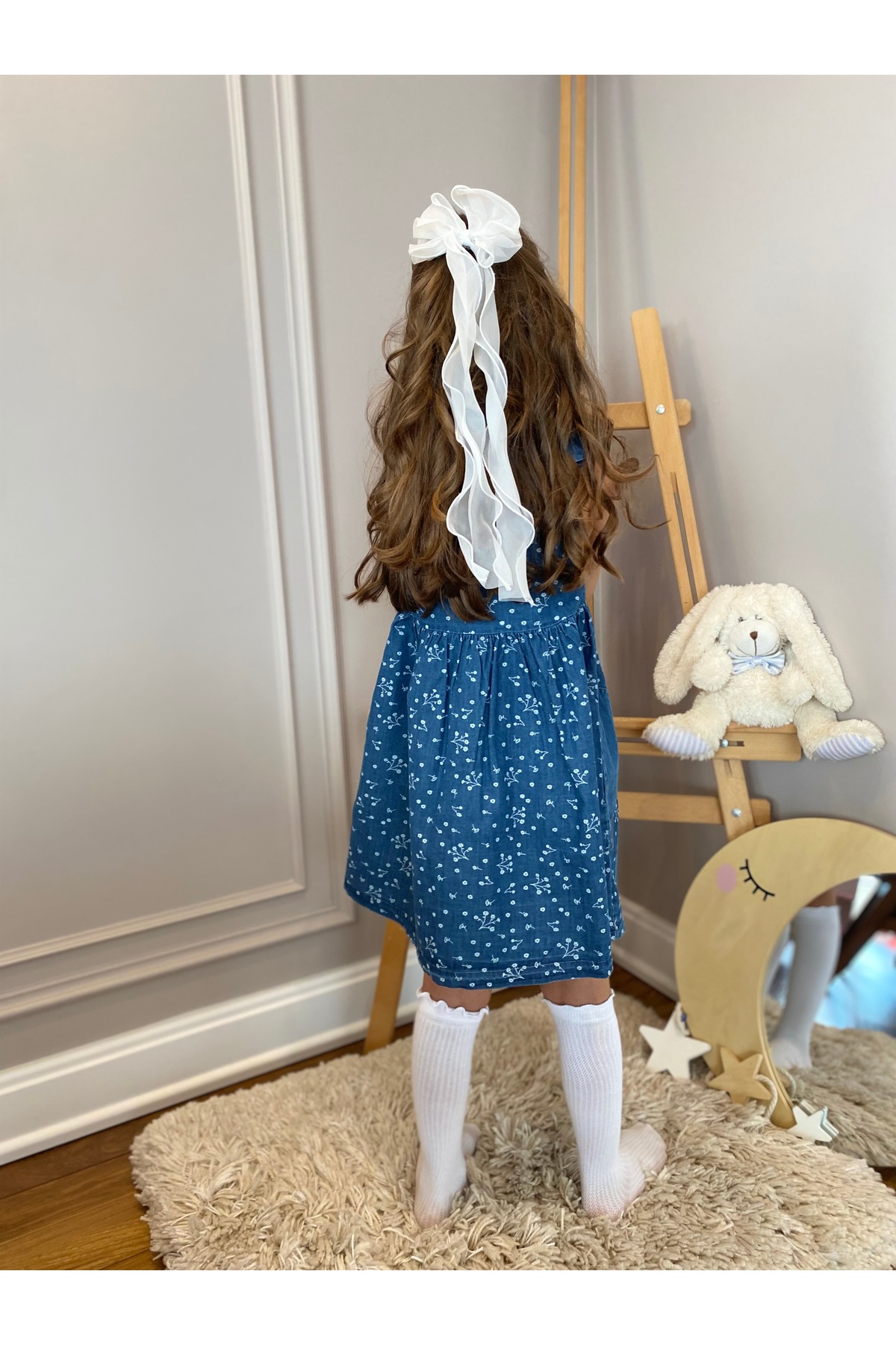 Baby BabyAden çiçek baskılı çift cepli kolsuz ince kot jile kız çocuk elbise fotoğrafı 6 (önizleme)