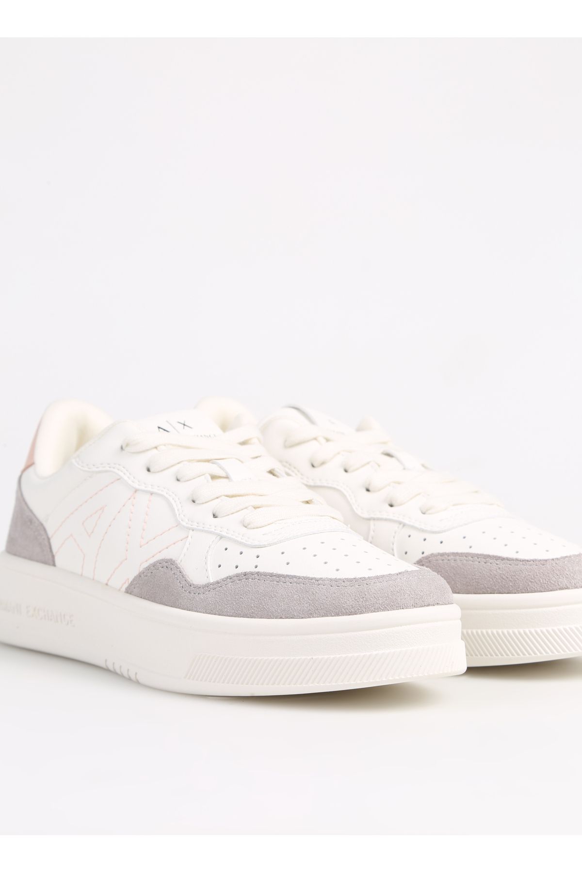 اسنیکر سفید زنانه کفش BEIGE WOMAN ورزشی XDX103XV579T788 Armani Exchange