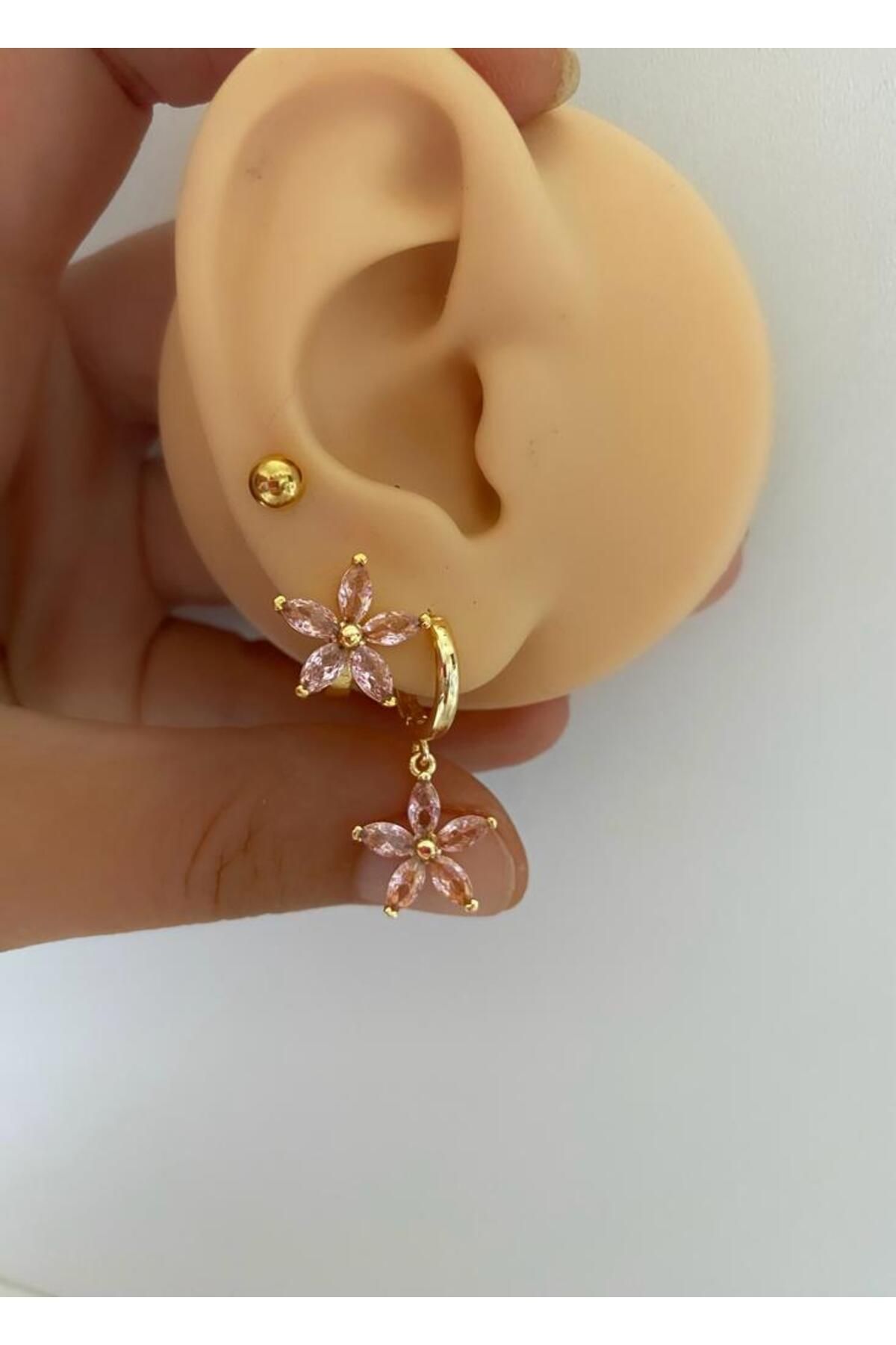 PEMBE zirkon taşlı çiçek motifli 3 lü A KALİTE rodyum kaplama küpe seti