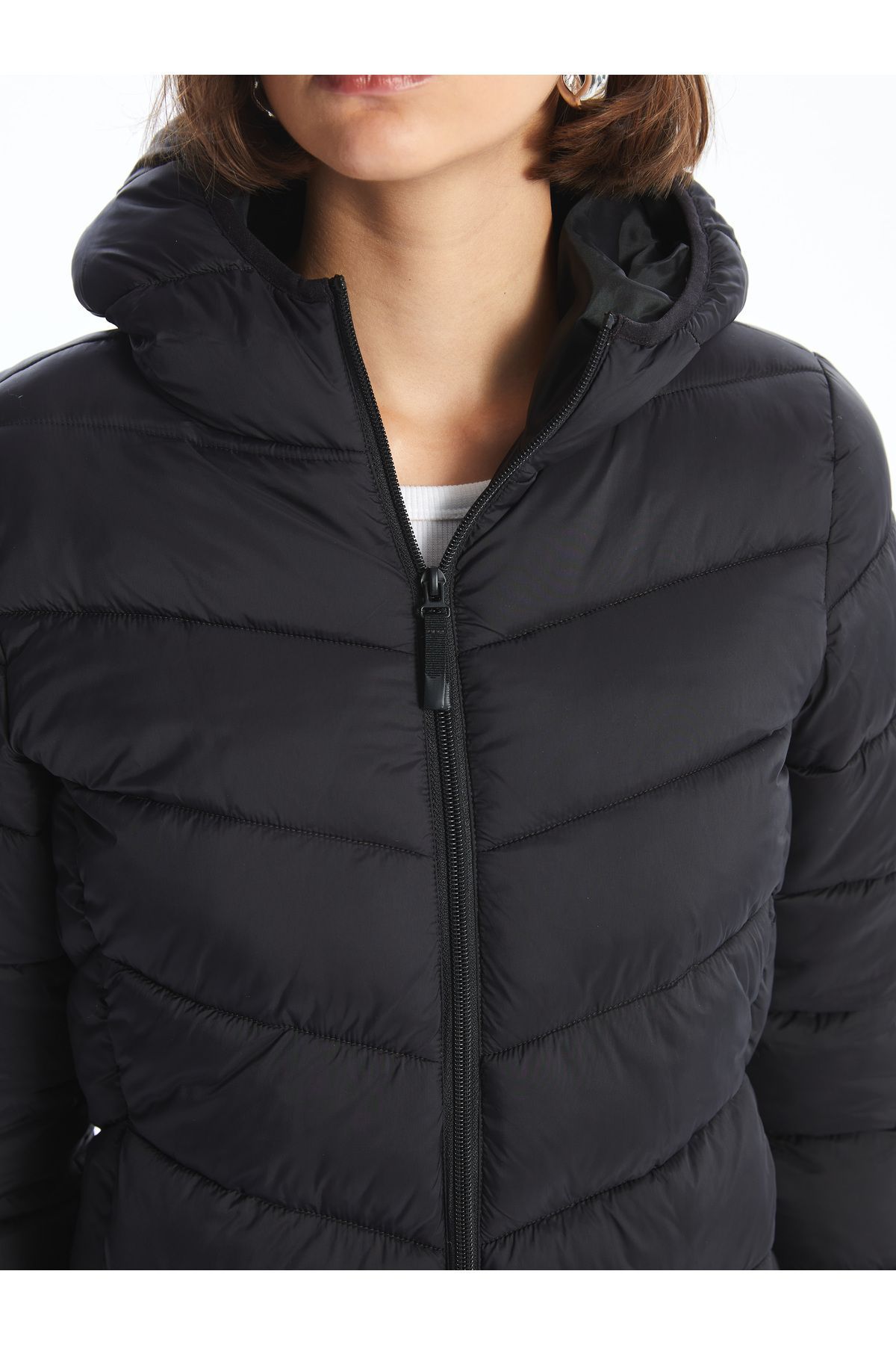 LC Waikiki-Dámský obyčejný puffer kabát s kapucí 3