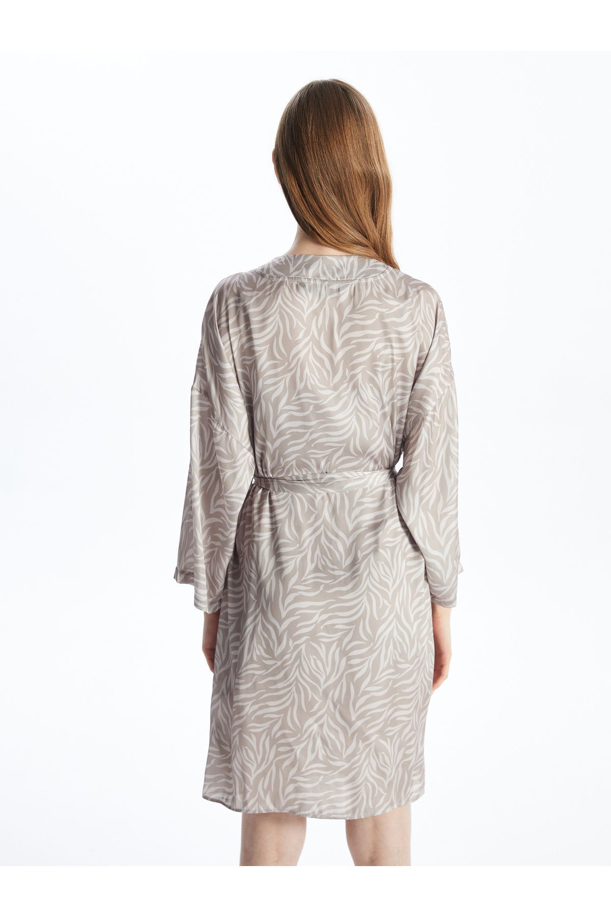 LC Waikiki-Satin-gemusterter Schalkragen-Damen-Morgenmantel 5