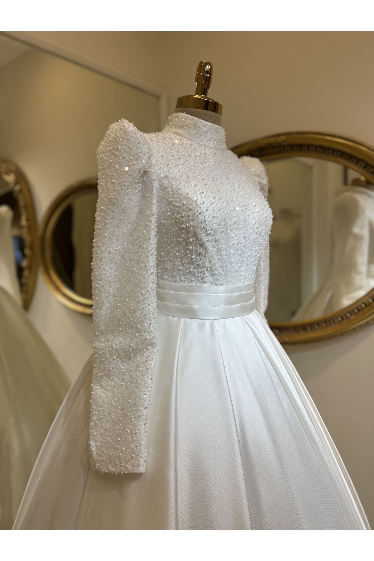 https://cdn.dsmcdn.com/ty1536/product/media/images/ty1538/prod/QC/20240911/19/2e6e029d-fbf7-3ca8-868f-935583598cd5/1_org_zoom.jpg
