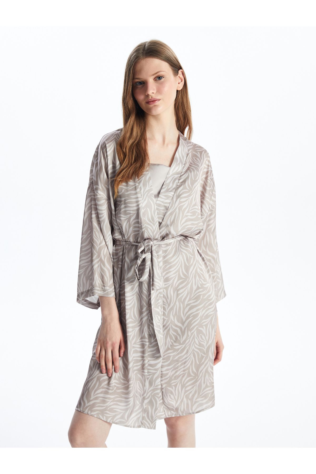 LC Waikiki-Satin-gemusterter Schalkragen-Damen-Morgenmantel 2