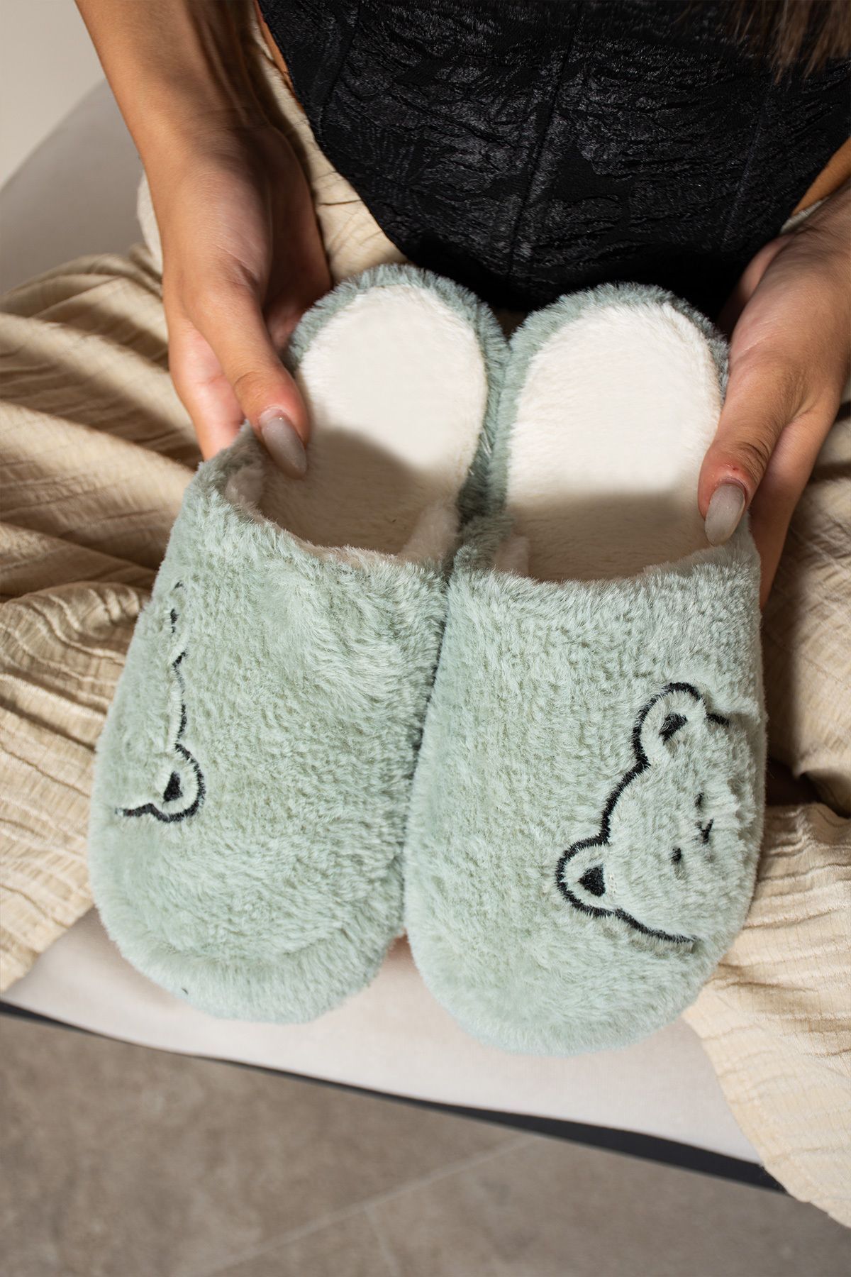 TERL K HAVUZU Non Slip Sole and Soft Textured Tedi Embroidered Winter House Slippers Trendyol