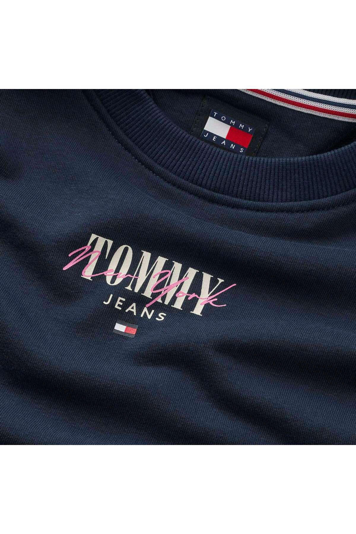 Tommy Hilfiger  Tommy Jeans Kadın Relaxed Fit Essentıal Logo Sweatshırt - Görsel 3