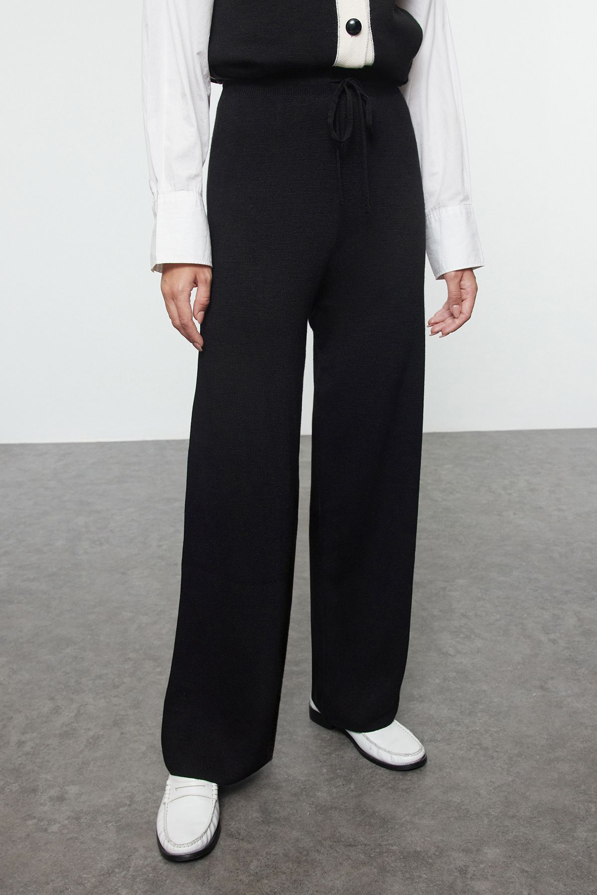 Trendyol Modest-Чорний трикотажний жилет-жилет екрю з застібкою на ґудзики TCTAW25US00031 4