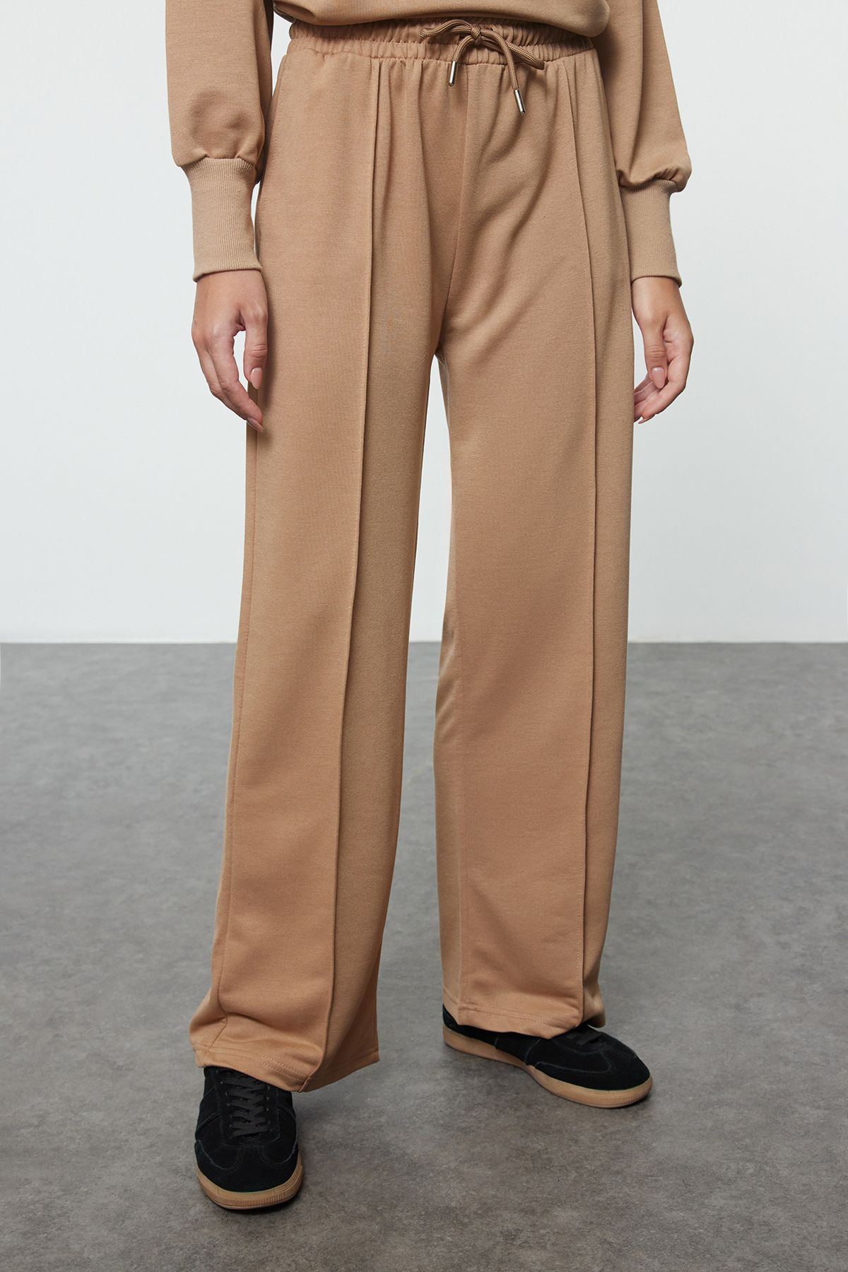 Trendyol Modest-Μπεζ αθλητική φόρμα με κουκούλα - Λεπτομέρεια με φερμουάρ TCTAW25EN00001 5
