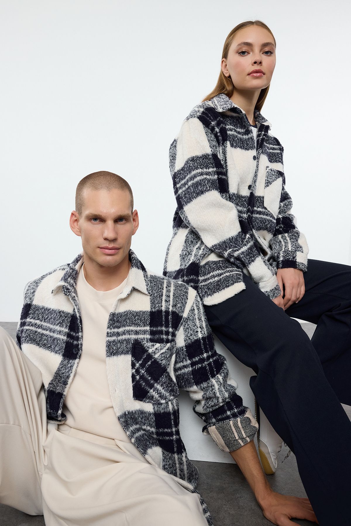 Trendyol Collection-Ecru-Holzfällerjacke für Unisex – übergroßes Winterhemd TMNAW25GO00024 2