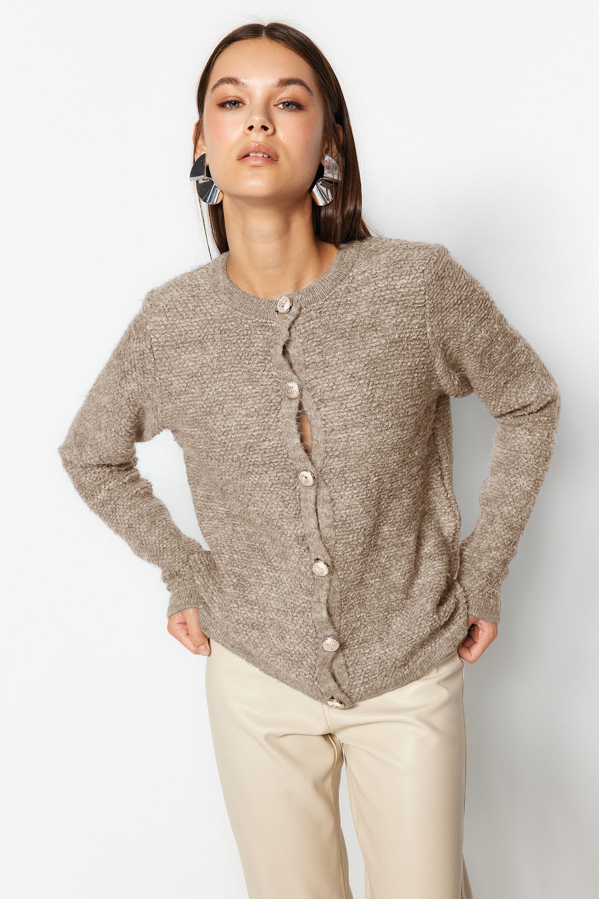 Trendyol Collection Miękki, Teksturowany Kardigan Z Dzianiny Z Beżowymi Dodatkami - Twoaw24hi00039 Kobieta - S