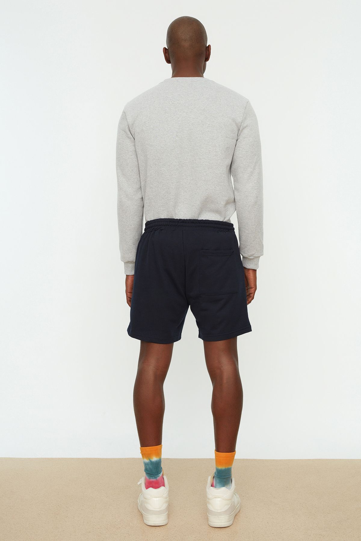 Trendyol Collection-Marineblaue kurze PU-Shorts – normale Passform, Gummibund, Schnürung TMNSS22SR0403 9