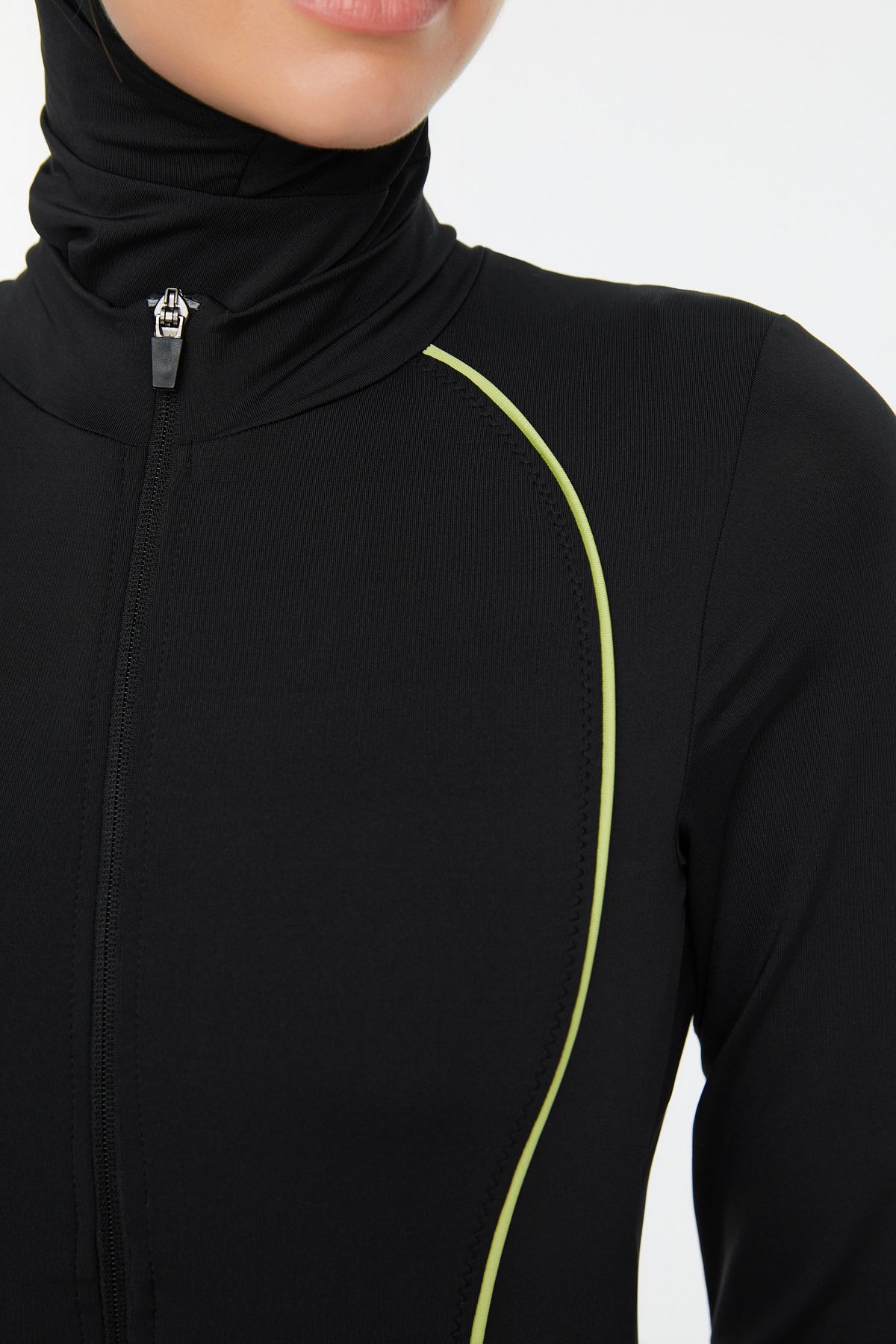 Trendyol Modest-Schwarz gestreiftes, detailliertes 4-teiliges Surf-Badeanzug-Set TCTSS22CF0018 3