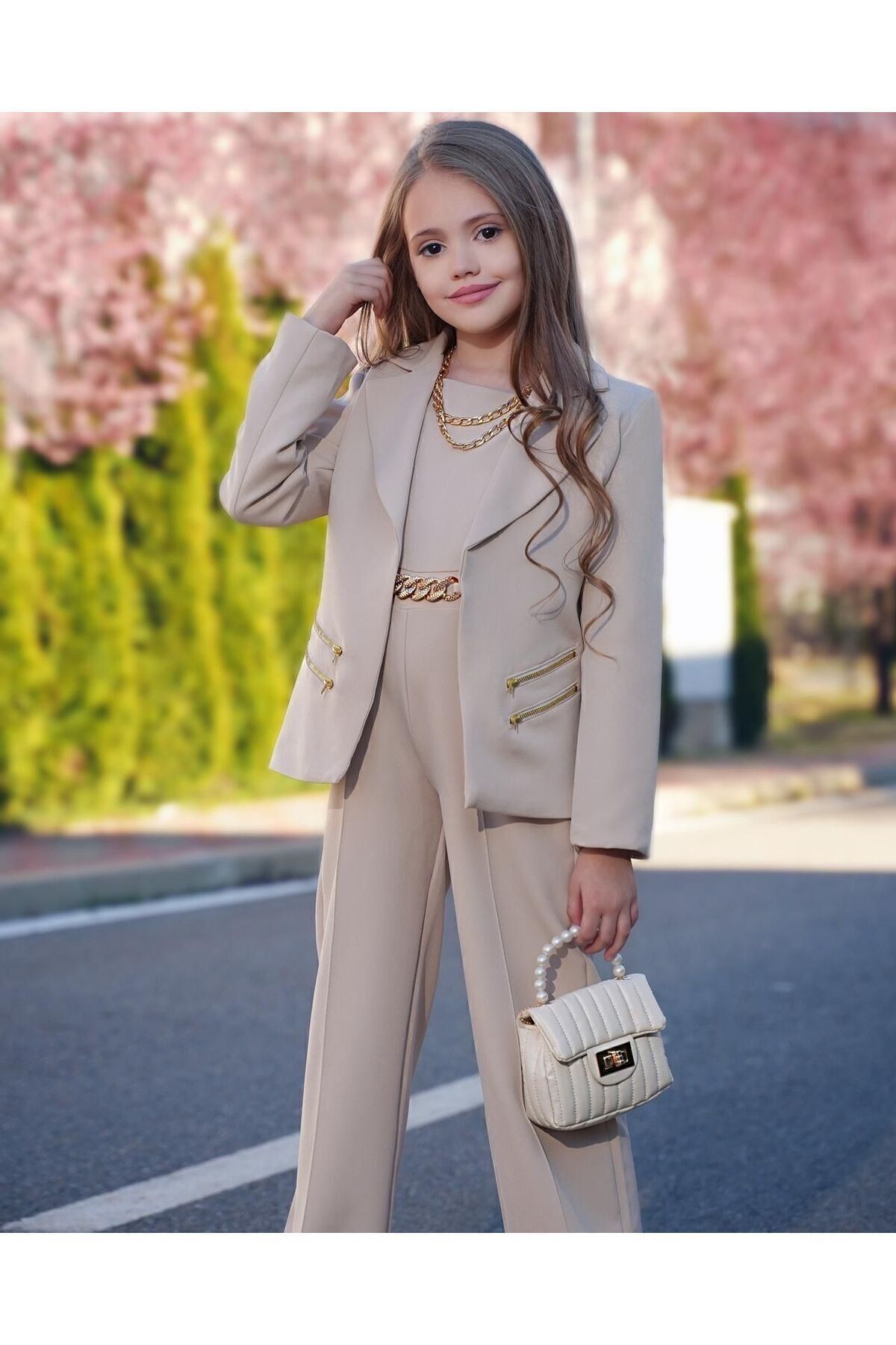 complete the look image