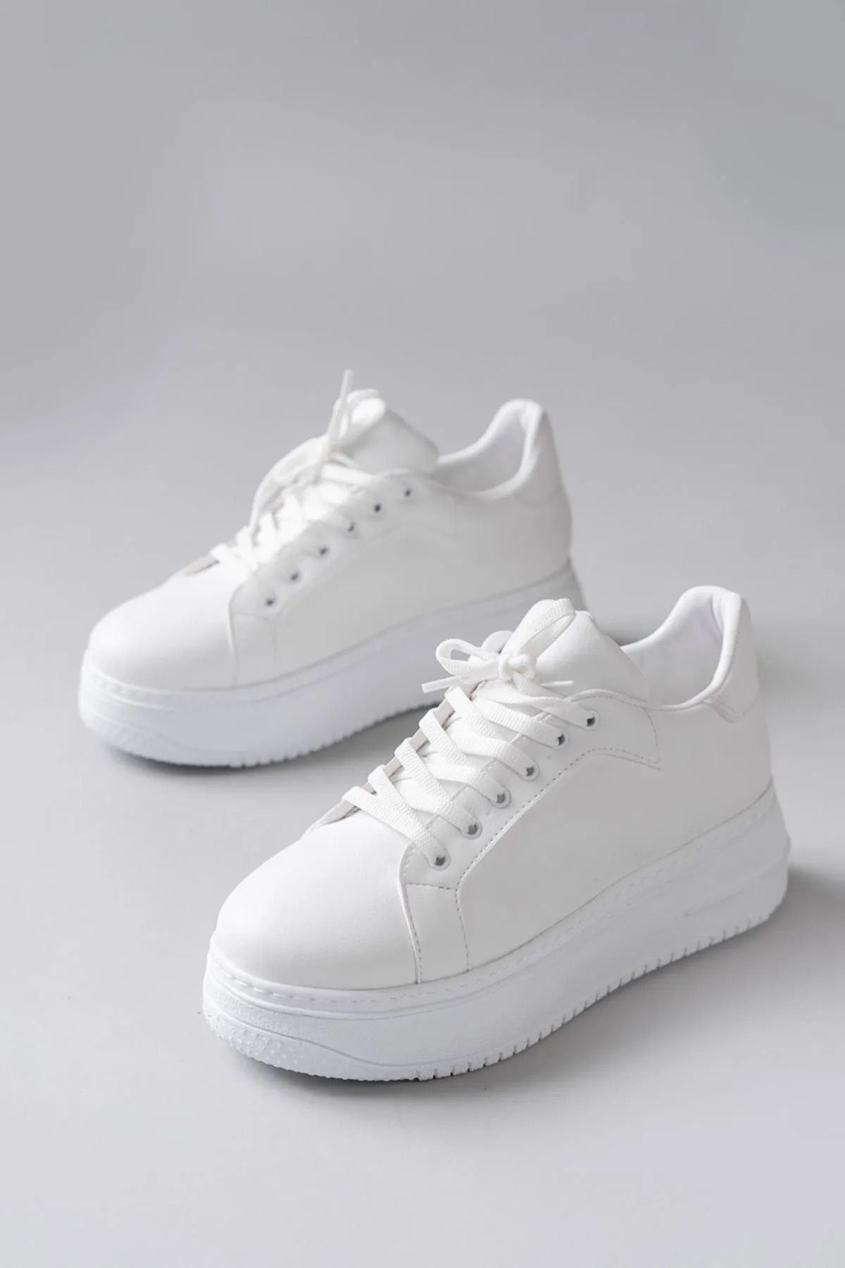 Women's High Sole Sports Shoes with Laces