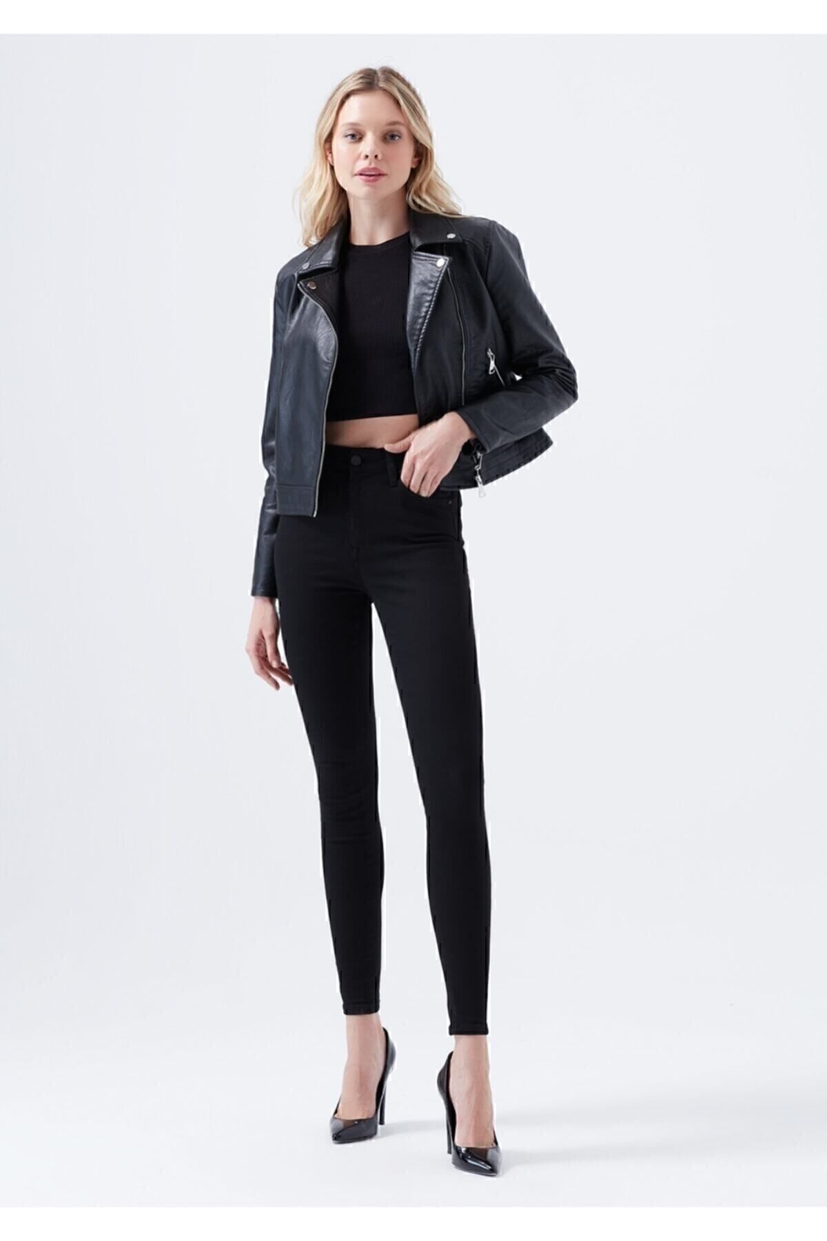 https://cdn.dsmcdn.com/ty1537/product/media/images/prod/QC/20240910/22/c7b3d87f-a57c-39ba-bf52-73ce92d84c19/1_org_zoom.jpg