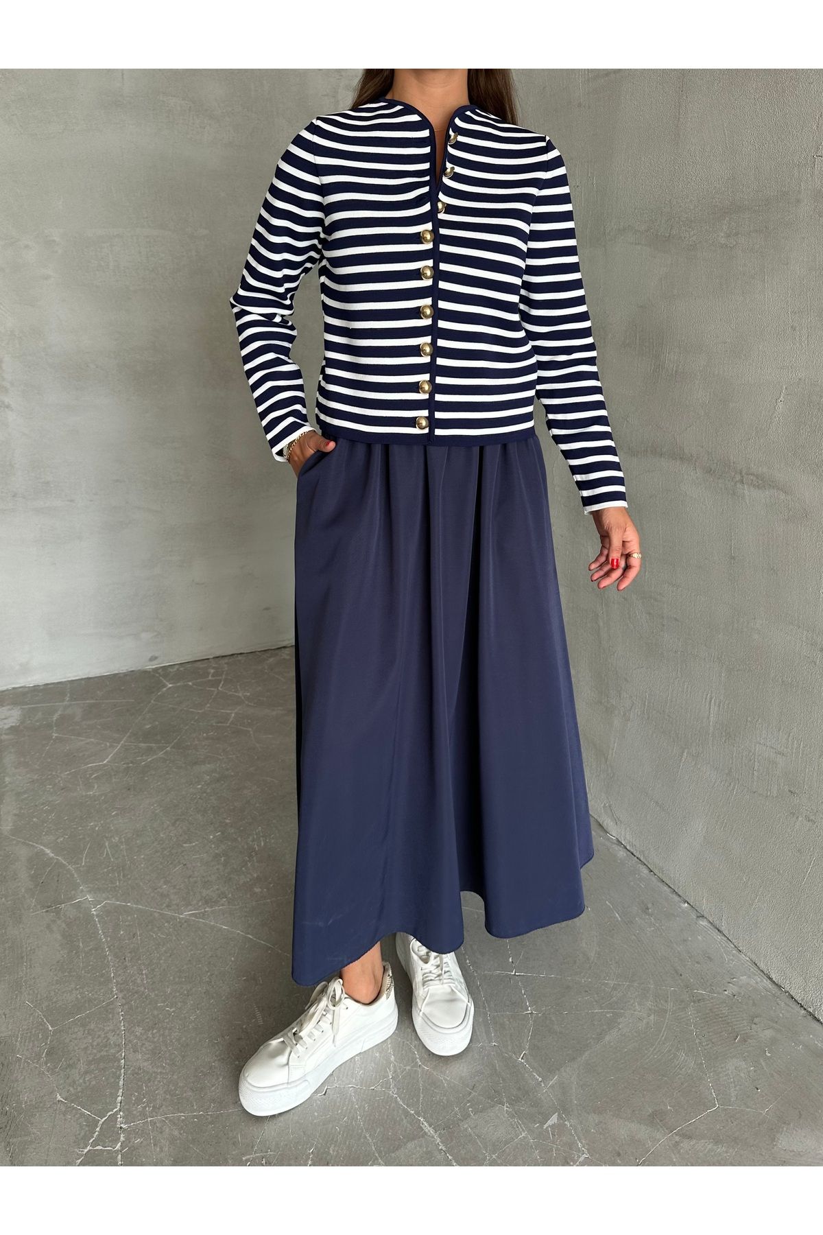 Laluvia-Cardigan cu nasturi aurii, albastru bleumarin-ecru, fără guler, cu model-4366 7