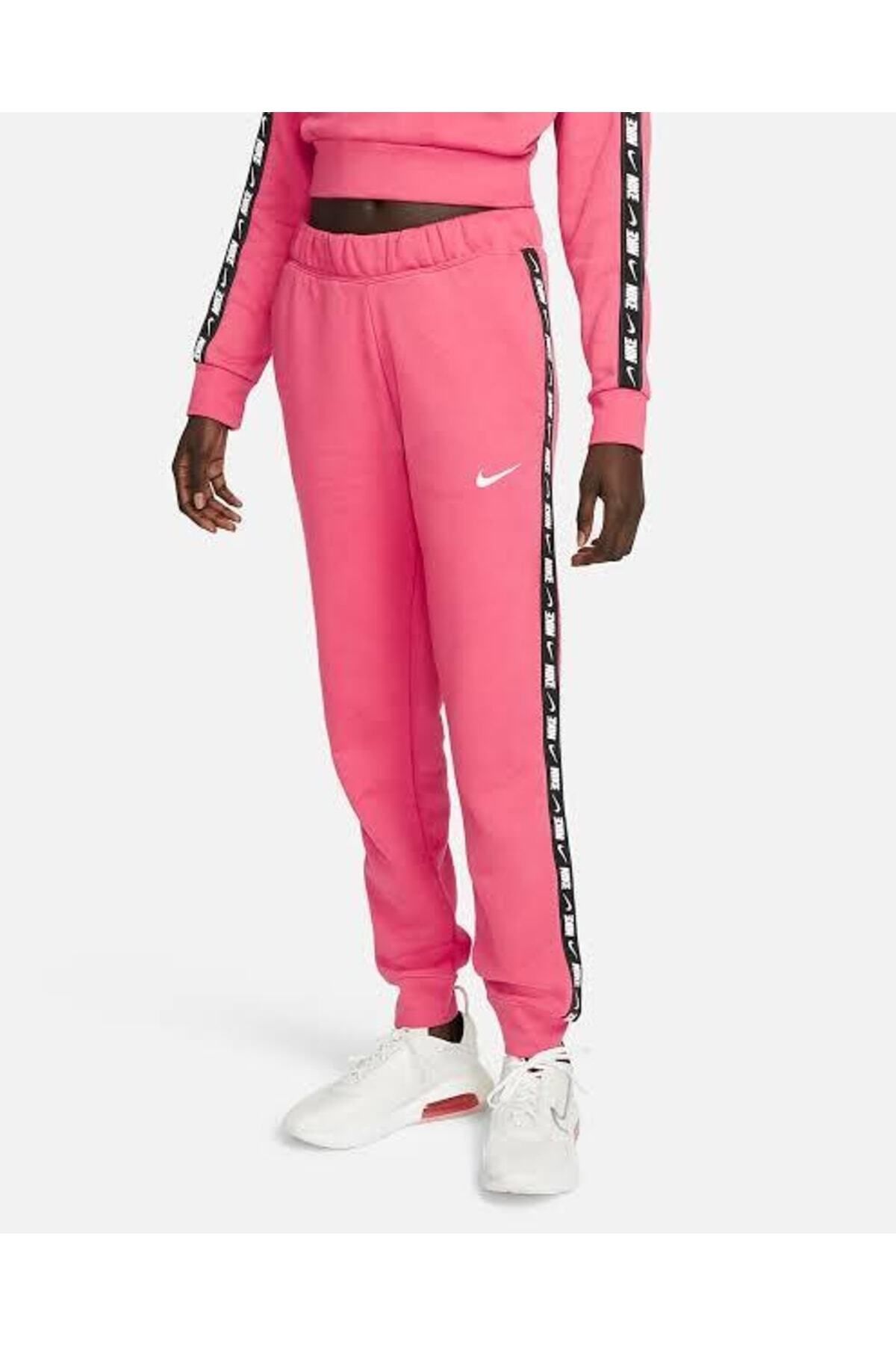 Nike Sportswear Essential Fleece Kad n E ofman Alt Fiyat Yorumlar Trendyol