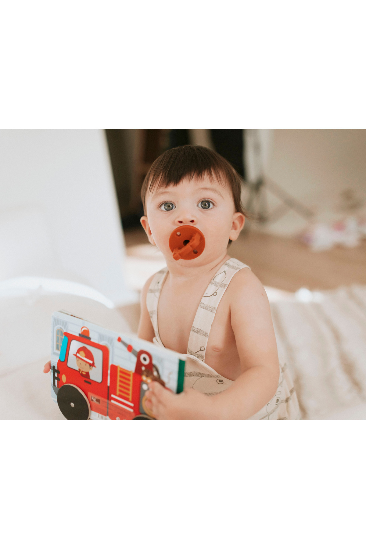 lujobear Silikon Emzik Ve Diş Kaşıyıcı Black - Stage 1 Dişsiz Bebekler Için 0-6 Ay fotoğrafı 4 (önizleme)