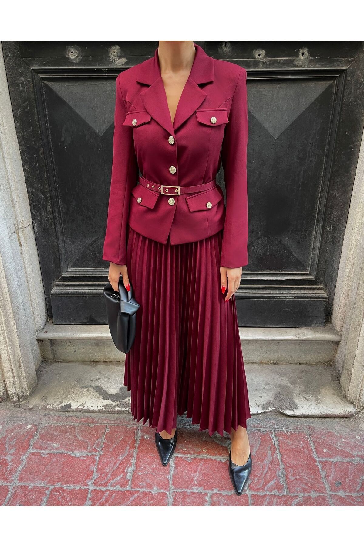 Ensemble Blazer Cintré Elizabeth Gold - Veste à Boutons et Jupe Longue Plissée - Görsel 4