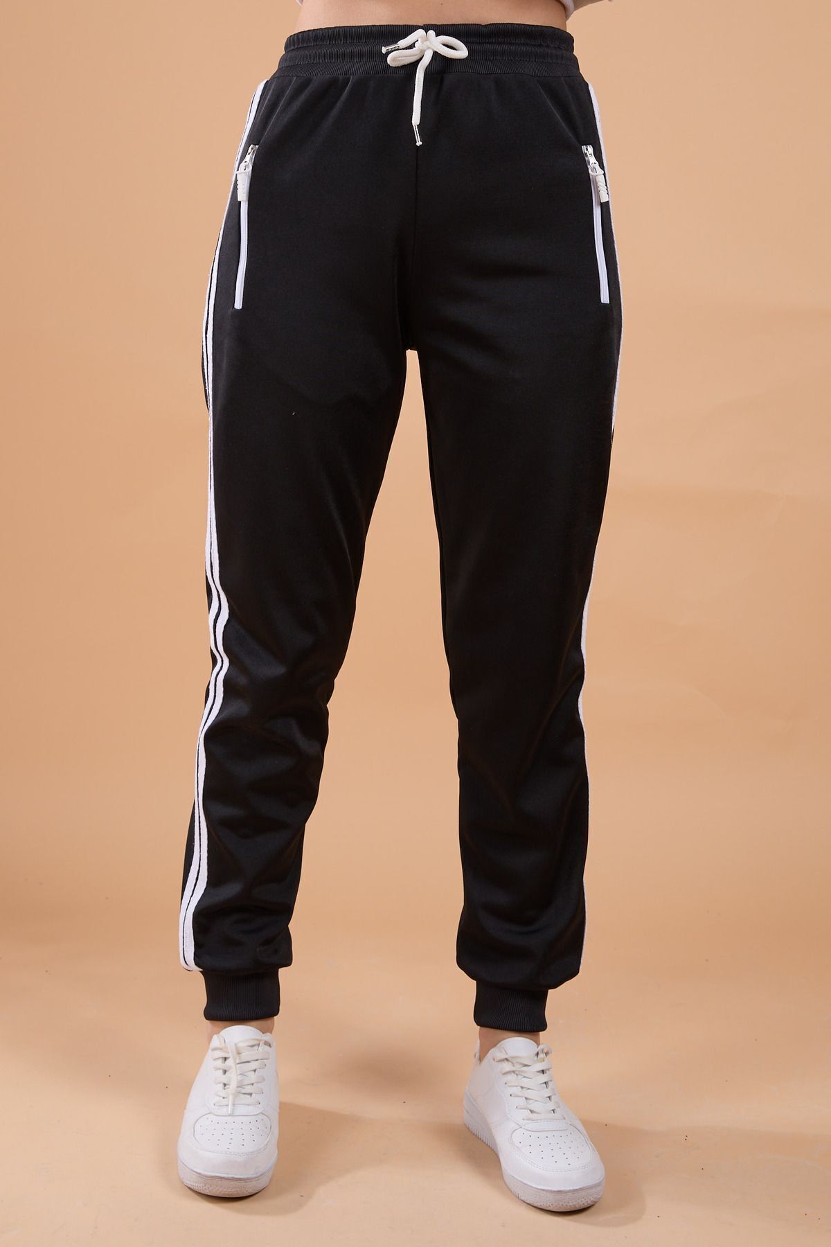 TOFİSA-Pantaloni de trening negri pentru femei medii - uni 23788 2