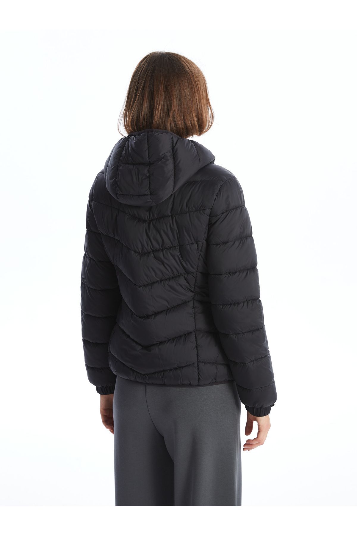 LC Waikiki-Dámský obyčejný puffer kabát s kapucí 5