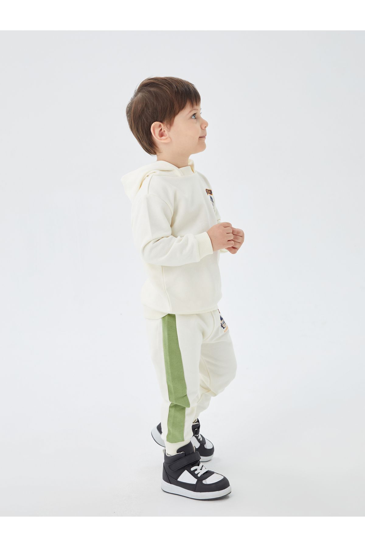 complete the look image