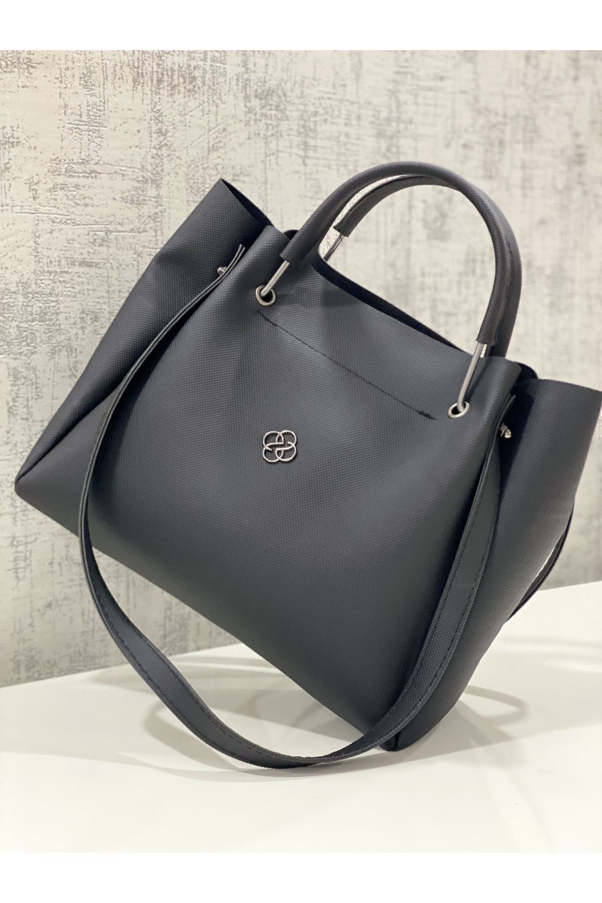 https://cdn.dsmcdn.com/ty1537/product/media/images/ty1539/prod/QC/20240912/18/31b8b38d-2aee-3f96-aa74-7bbc4298a081/1_org_zoom.jpg