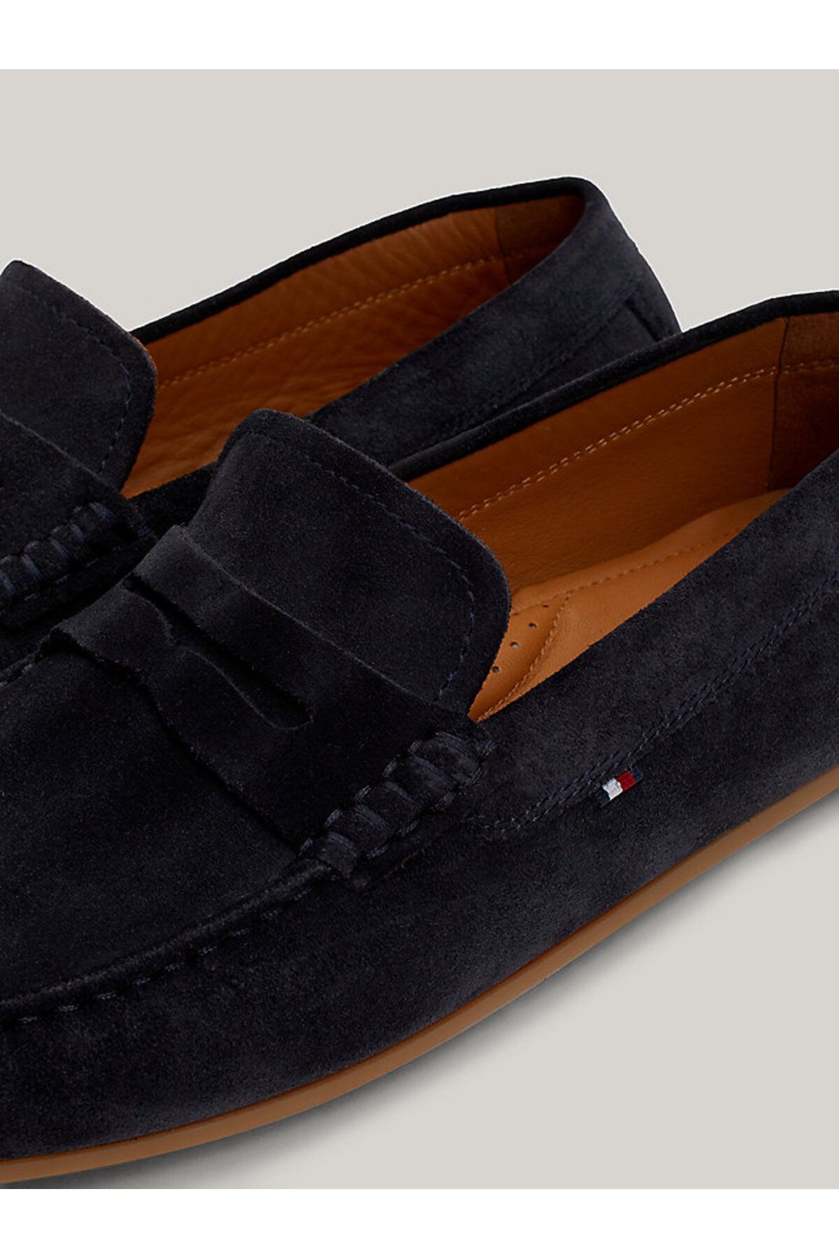 Tommy Hilfiger-Men's Casual Hilfiger Suede Loafer 6