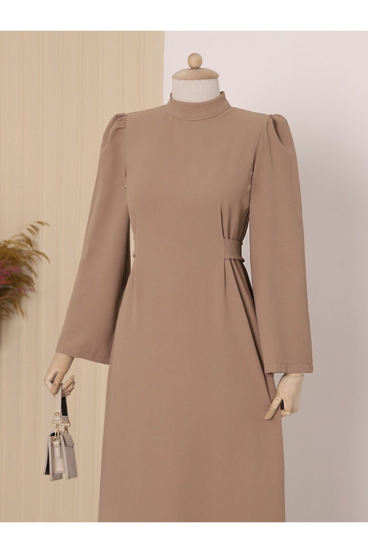 Modamorfo-Sukienka Mink Color Judge Collar z wiązaniem w talii 3