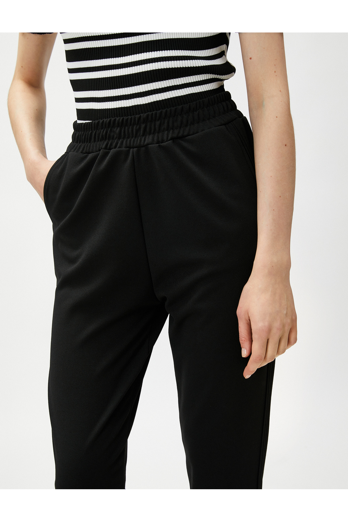 Koton-Elastic Waist Trousers with Narrow Leg Slits 5