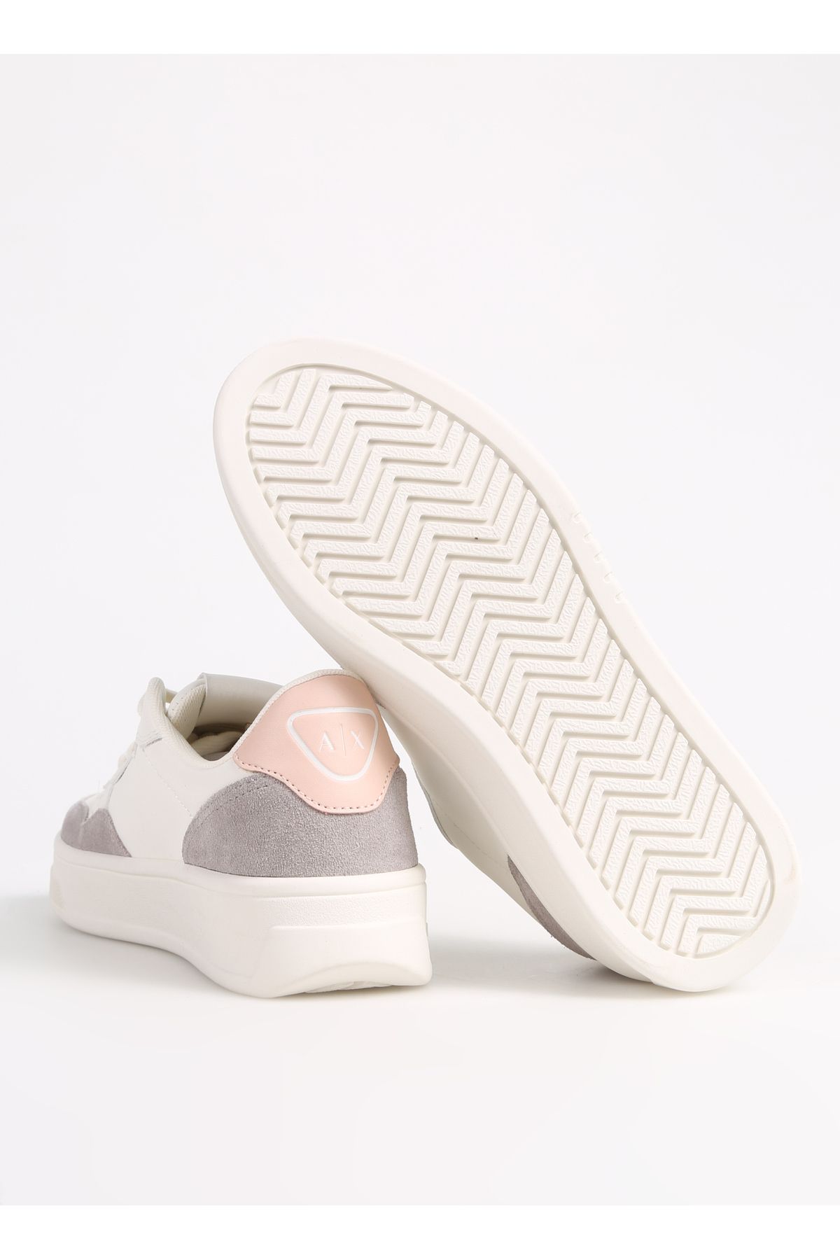 اسنیکر سفید زنانه کفش BEIGE WOMAN ورزشی XDX103XV579T788 Armani Exchange