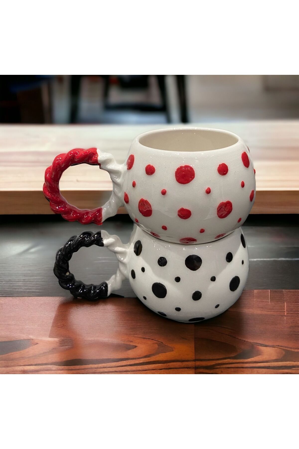 2-Piece Bubble Knit Handle Black-Red Spotted Special Embossed Hand Embroidered Ceramic Mug