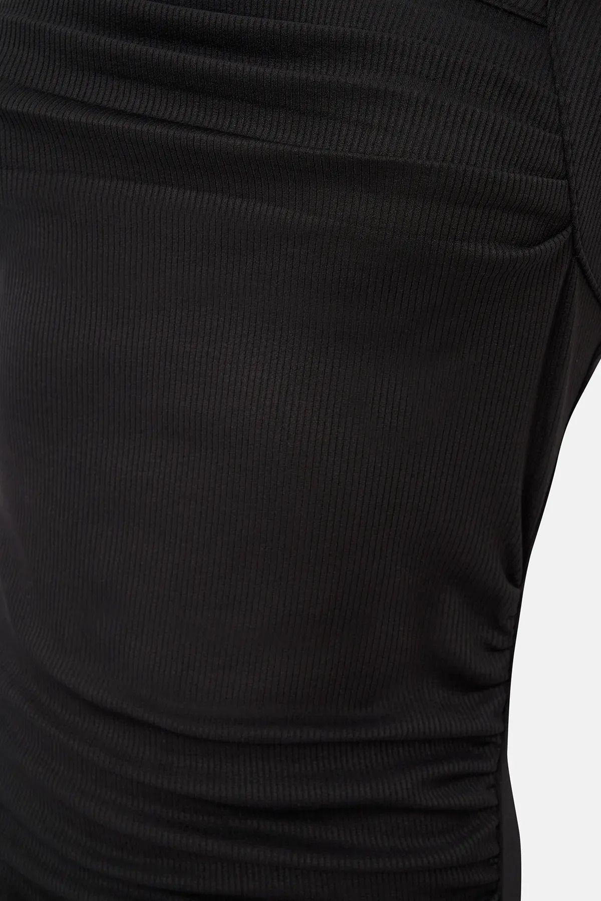 https://cdn.dsmcdn.com/ty1538/product/media/images/ty1537/prod/QC/20240911/22/10581428-429b-32d4-81c7-7c7775722b59/1_org_zoom.jpg