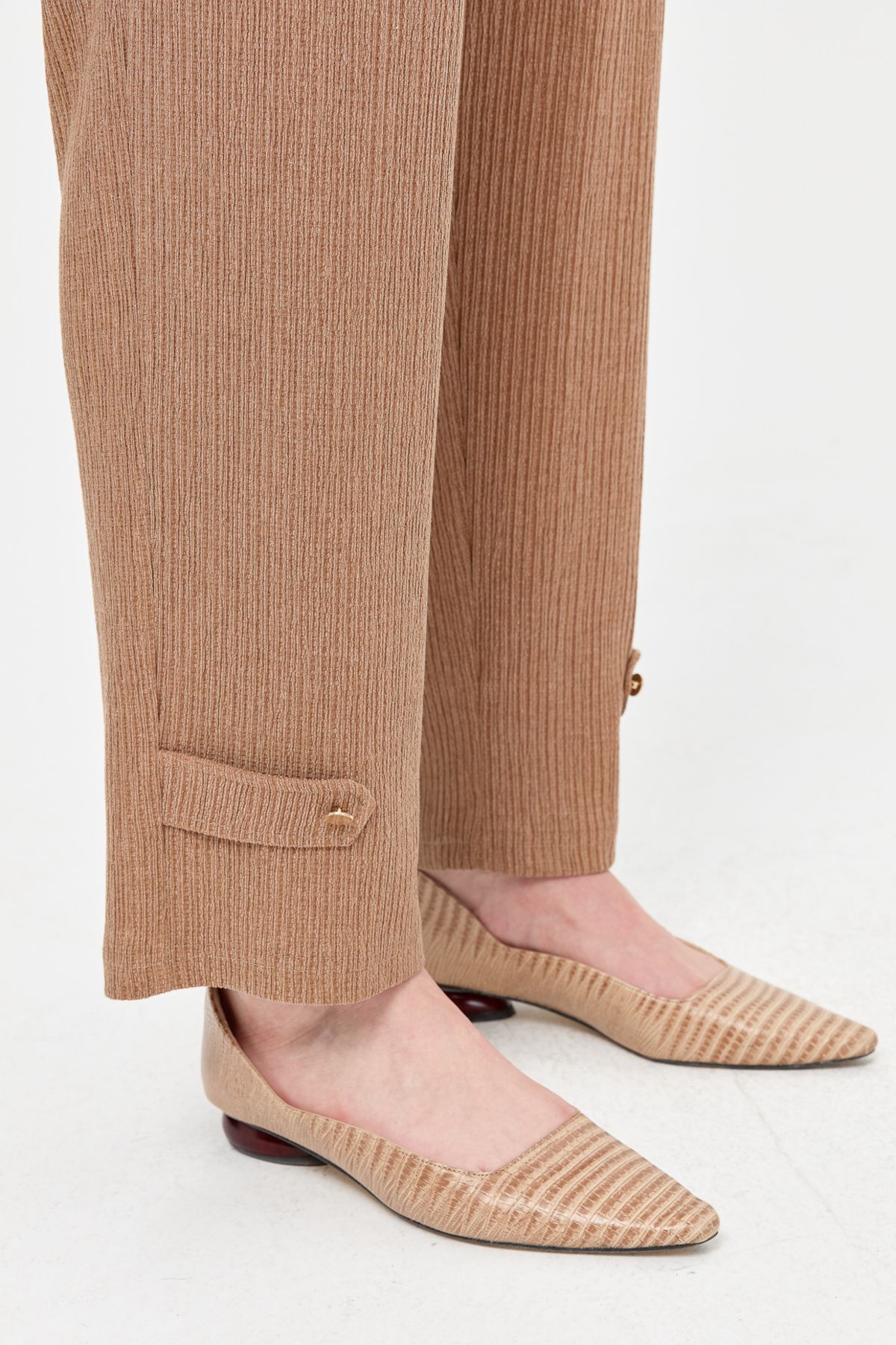Esswaap-Camel Colored Retro Textured Three Pants Set 5