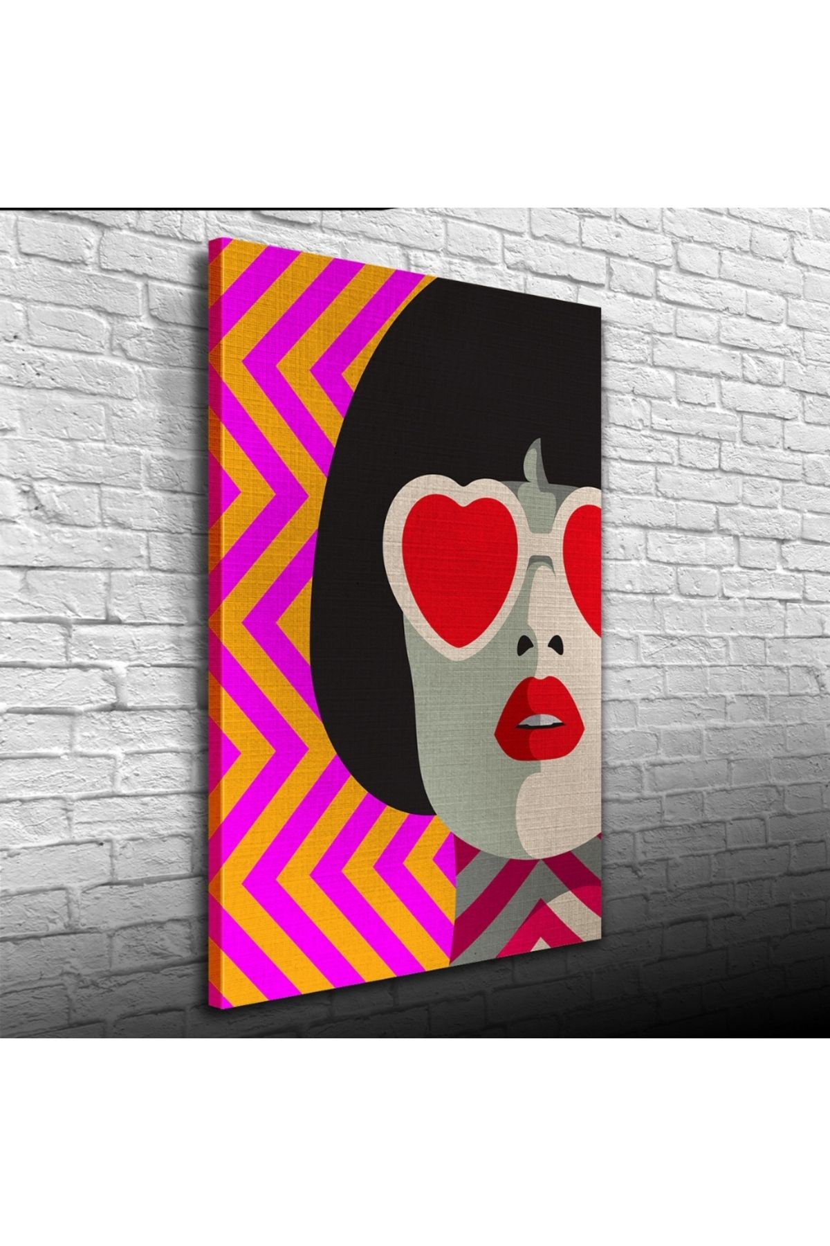 pazarella Kırmızı Gözlüklü Kadın Kanvas Tablo 50 x 70