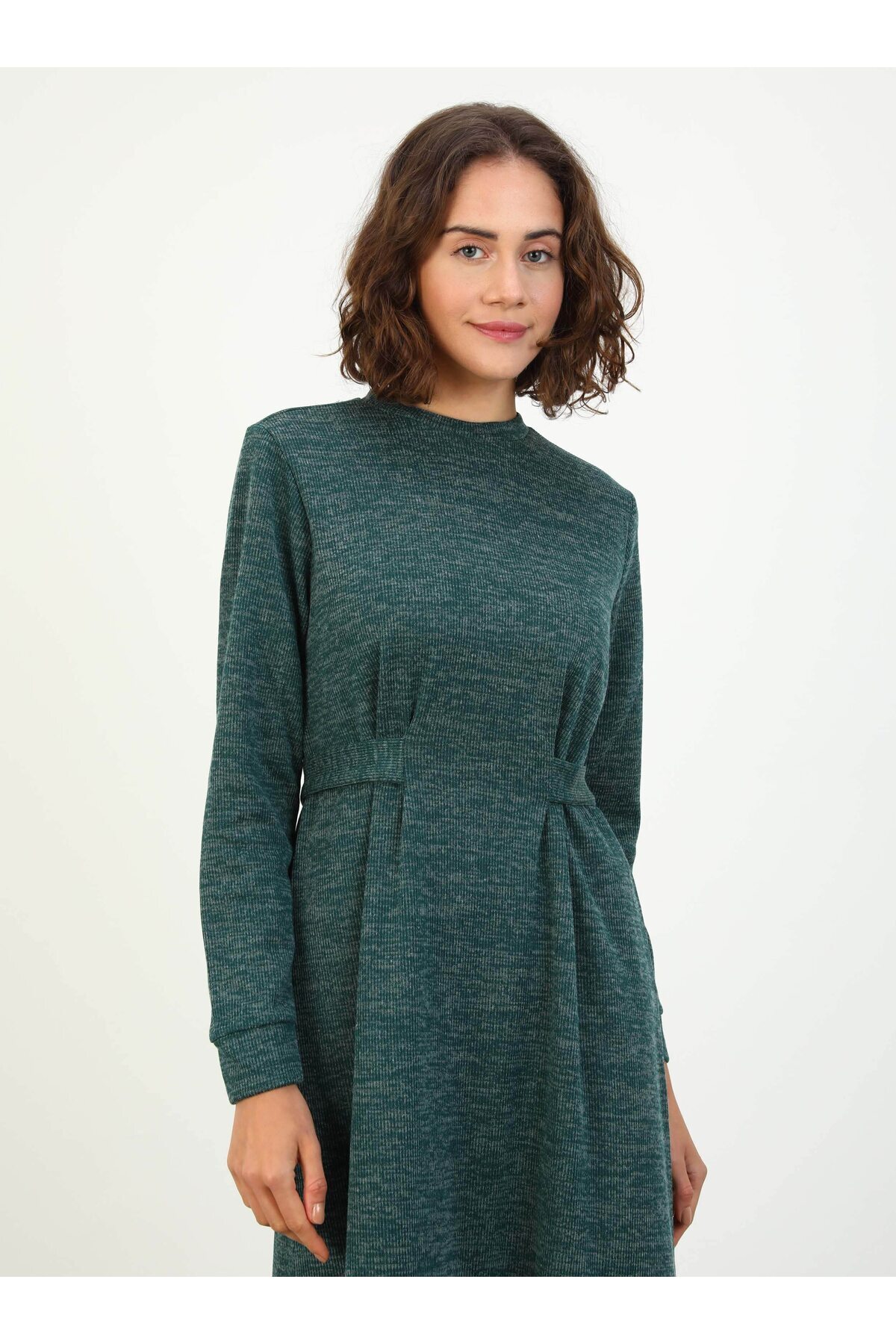 Benin-Hijab-Kleid mit Taillenschnürung – Smaragdgrün – Benin 2