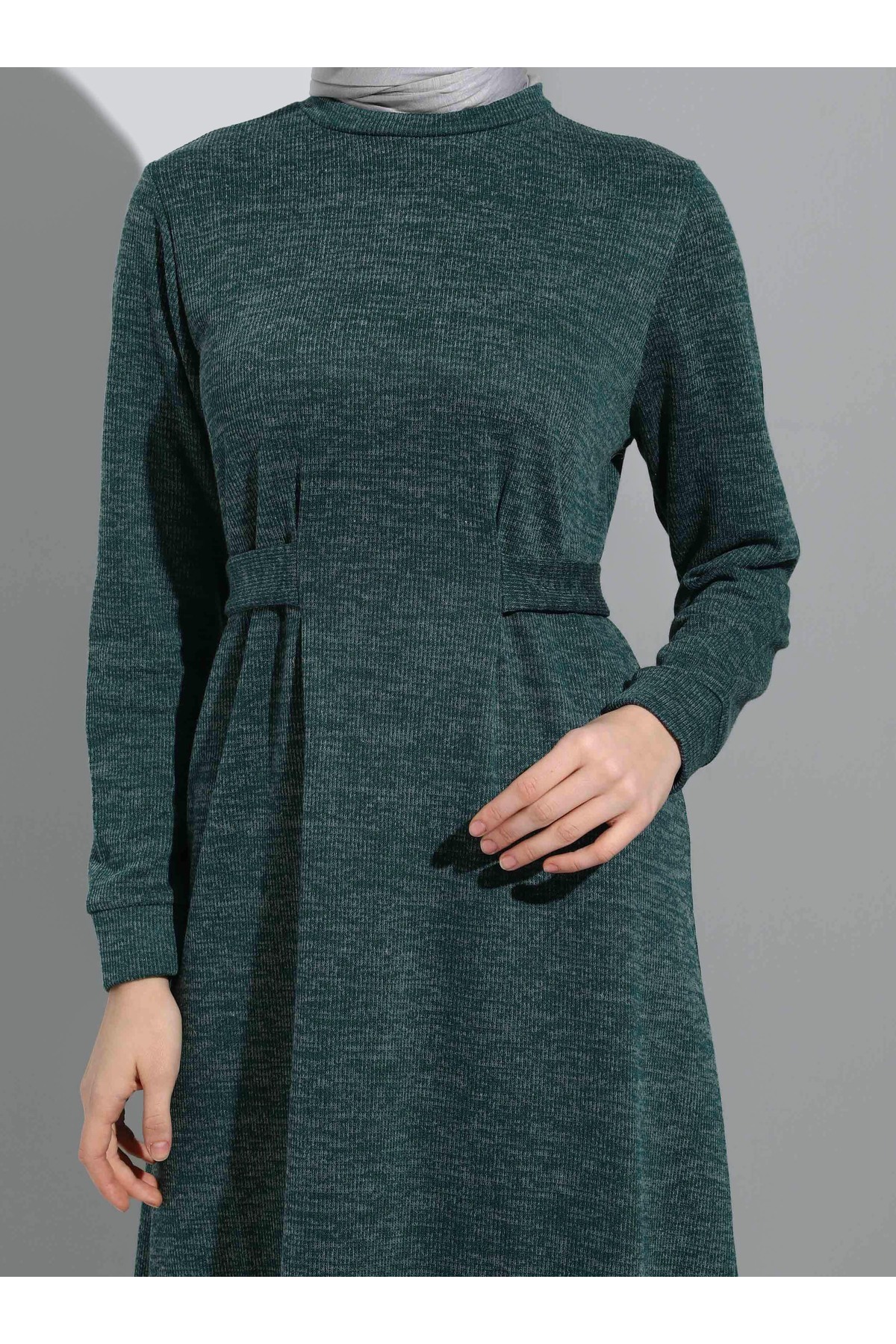 Benin-Hijab-Kleid mit Taillenschnürung – Smaragdgrün – Benin 7